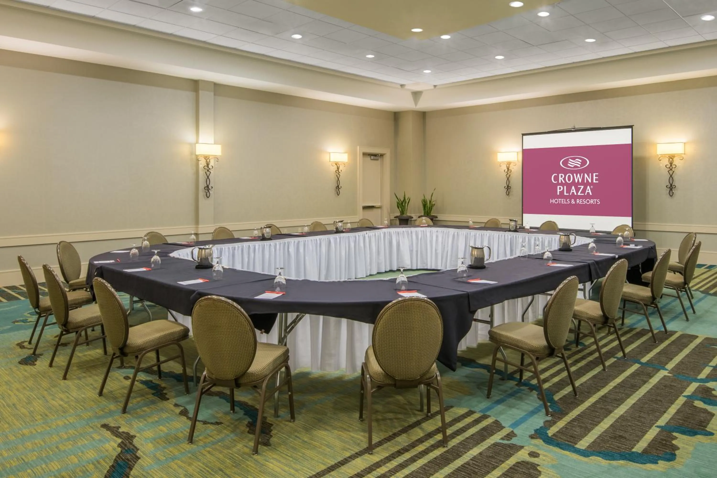 Meeting/conference room in Crowne Plaza Charleston by IHG