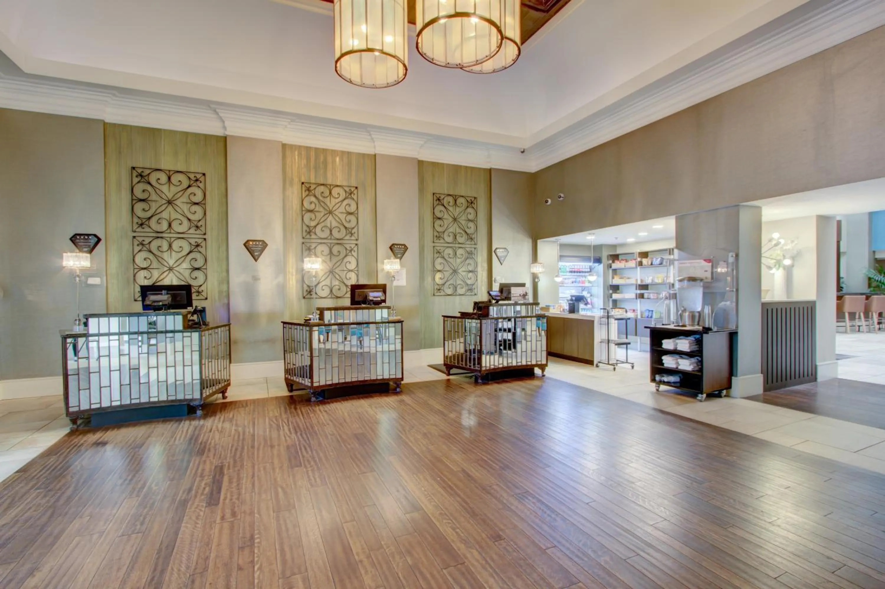 Property building in Crowne Plaza Charleston by IHG