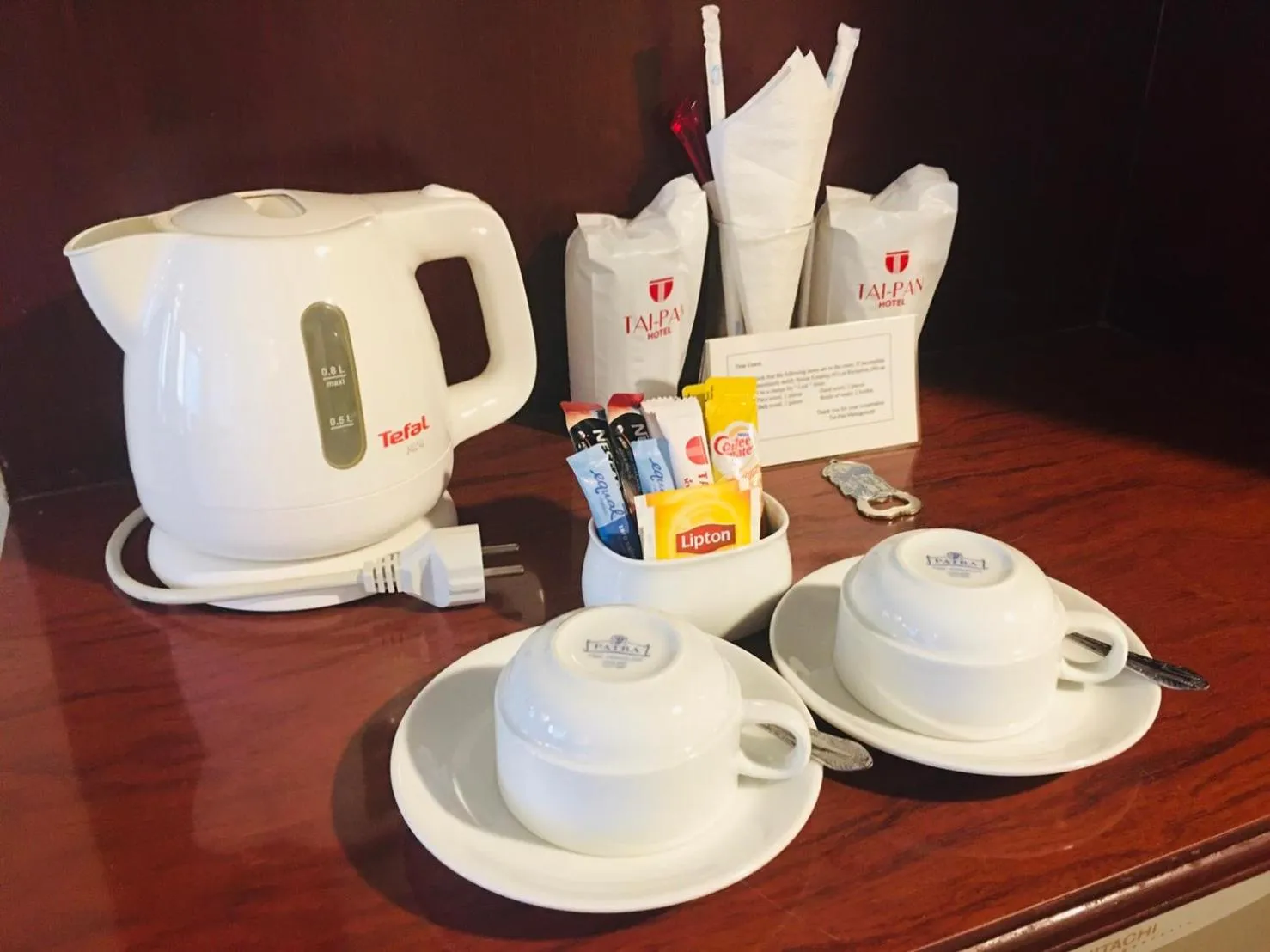 Coffee/tea facilities in Tai Pan Hotel