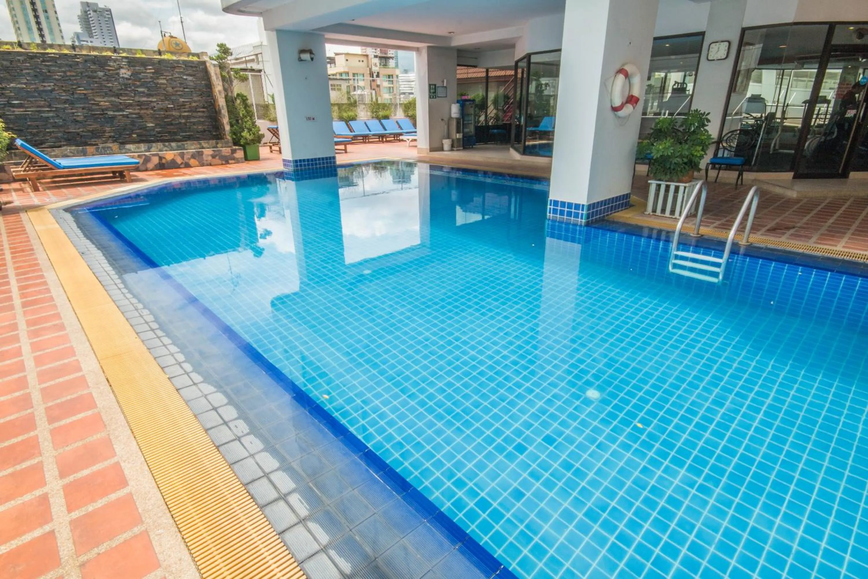 Swimming pool in Tai Pan Hotel