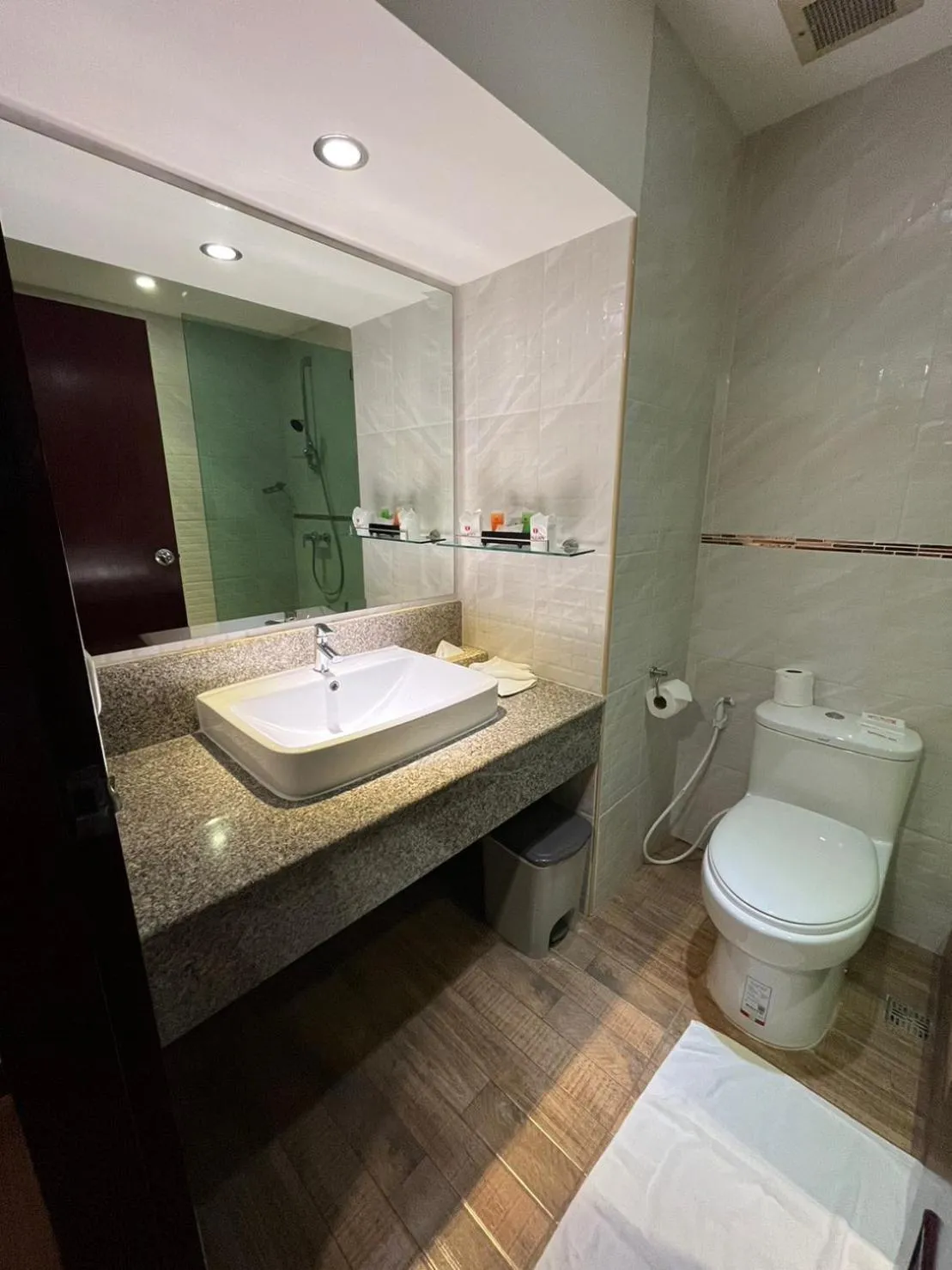 Toilet in Tai Pan Hotel