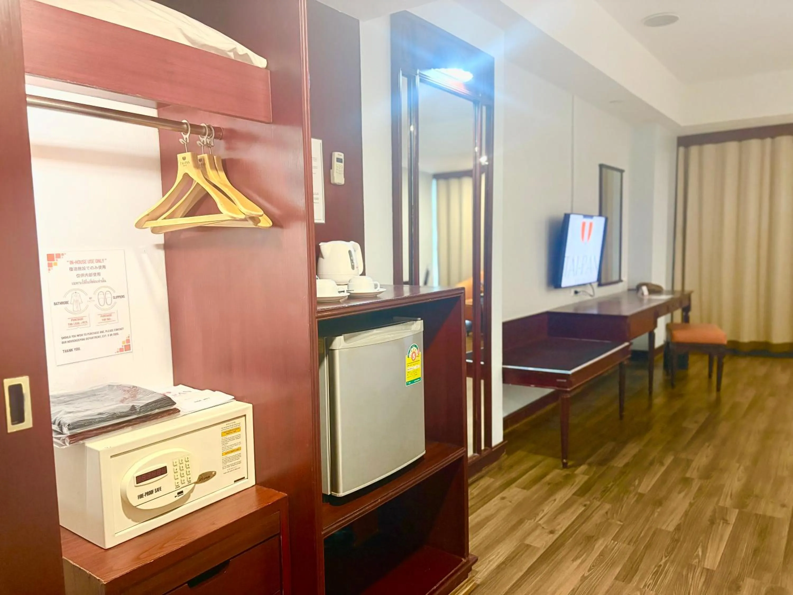 minibar in Tai Pan Hotel