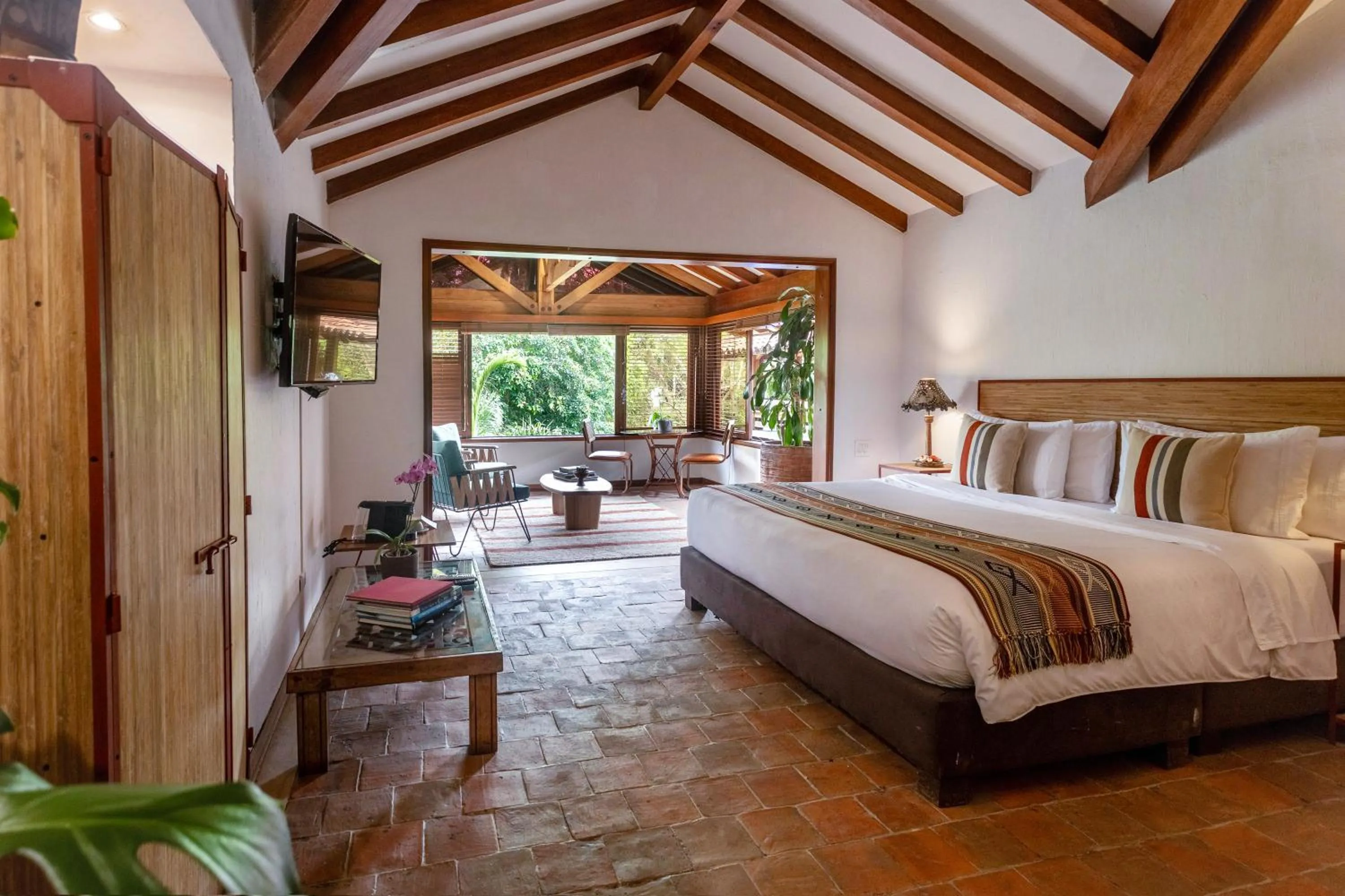 Photo of the whole room, Bed in Sazagua Hotel Boutique