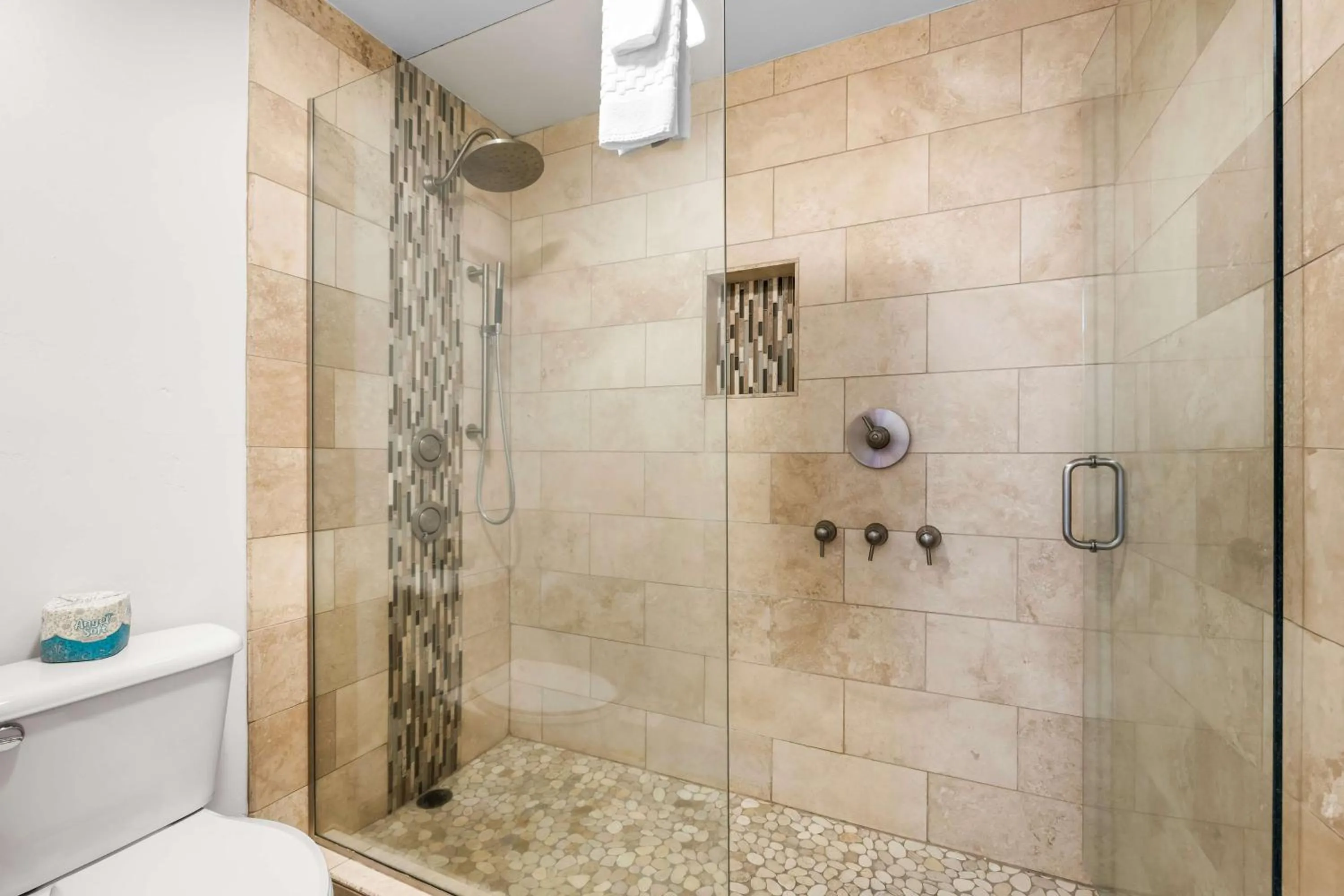 Bathroom in Best Western Driftwood Inn