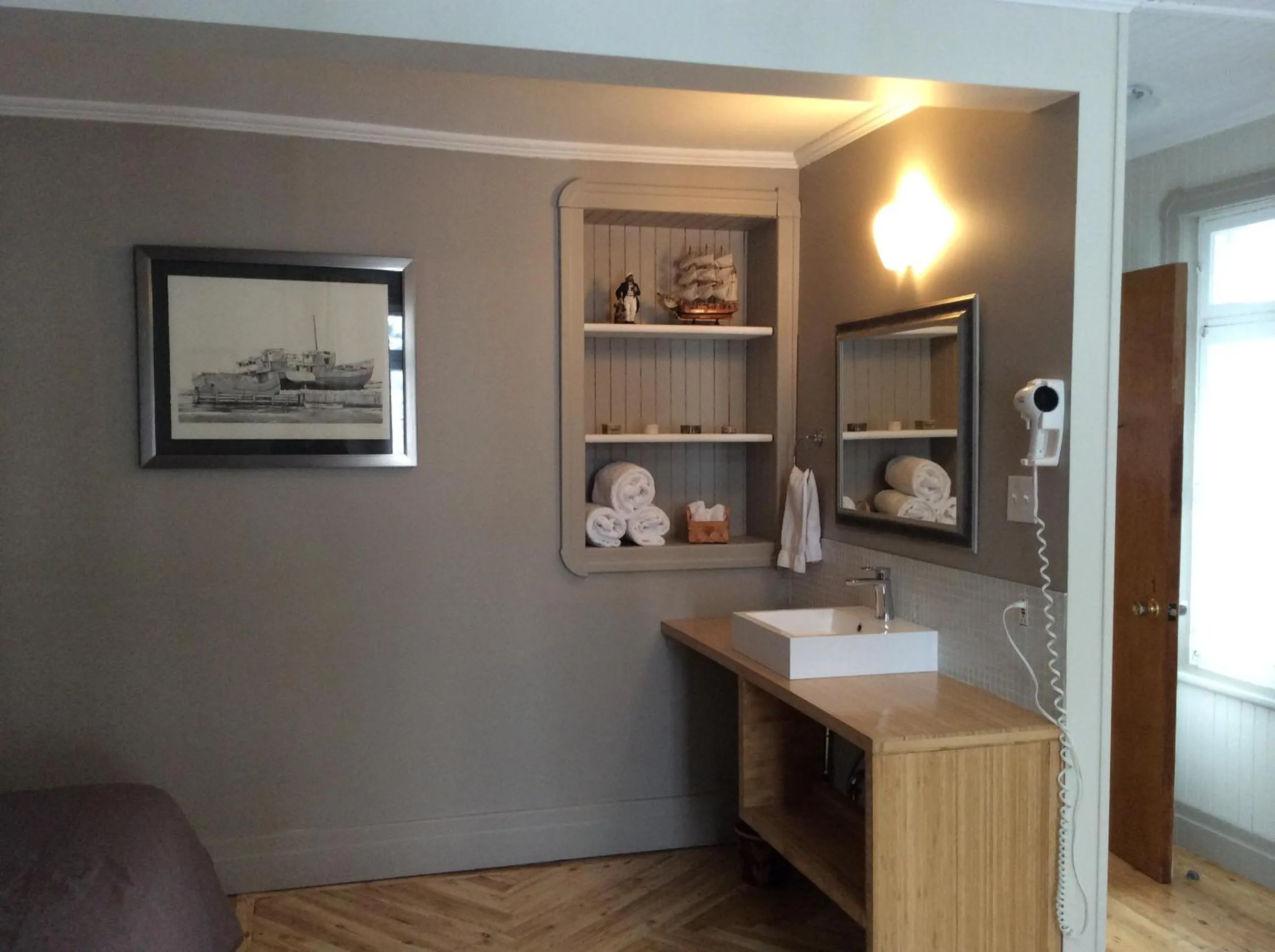 Bedroom in Auberge la maison sous les pins