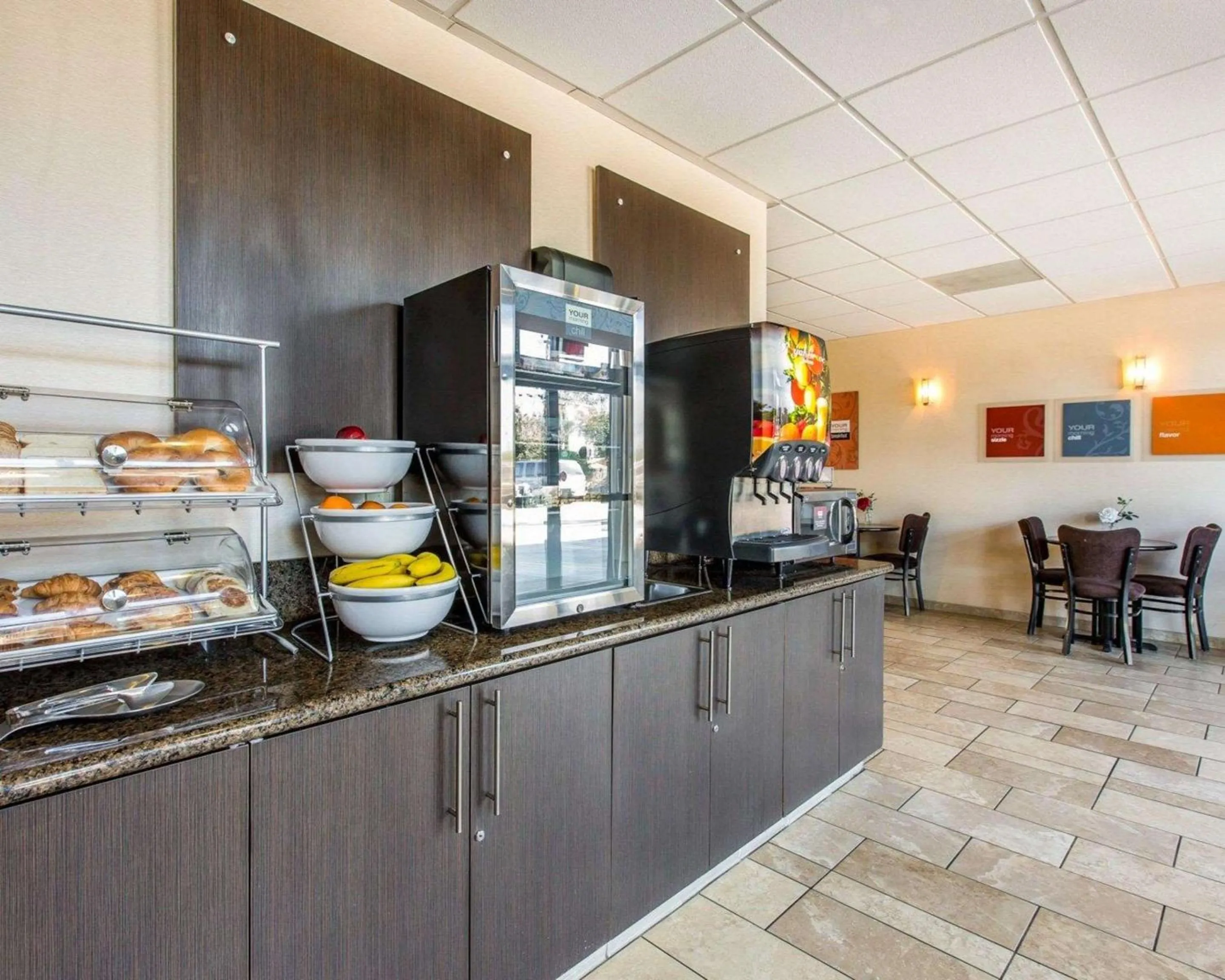 Breakfast in Comfort Suites Near City of Industry - Los Angeles