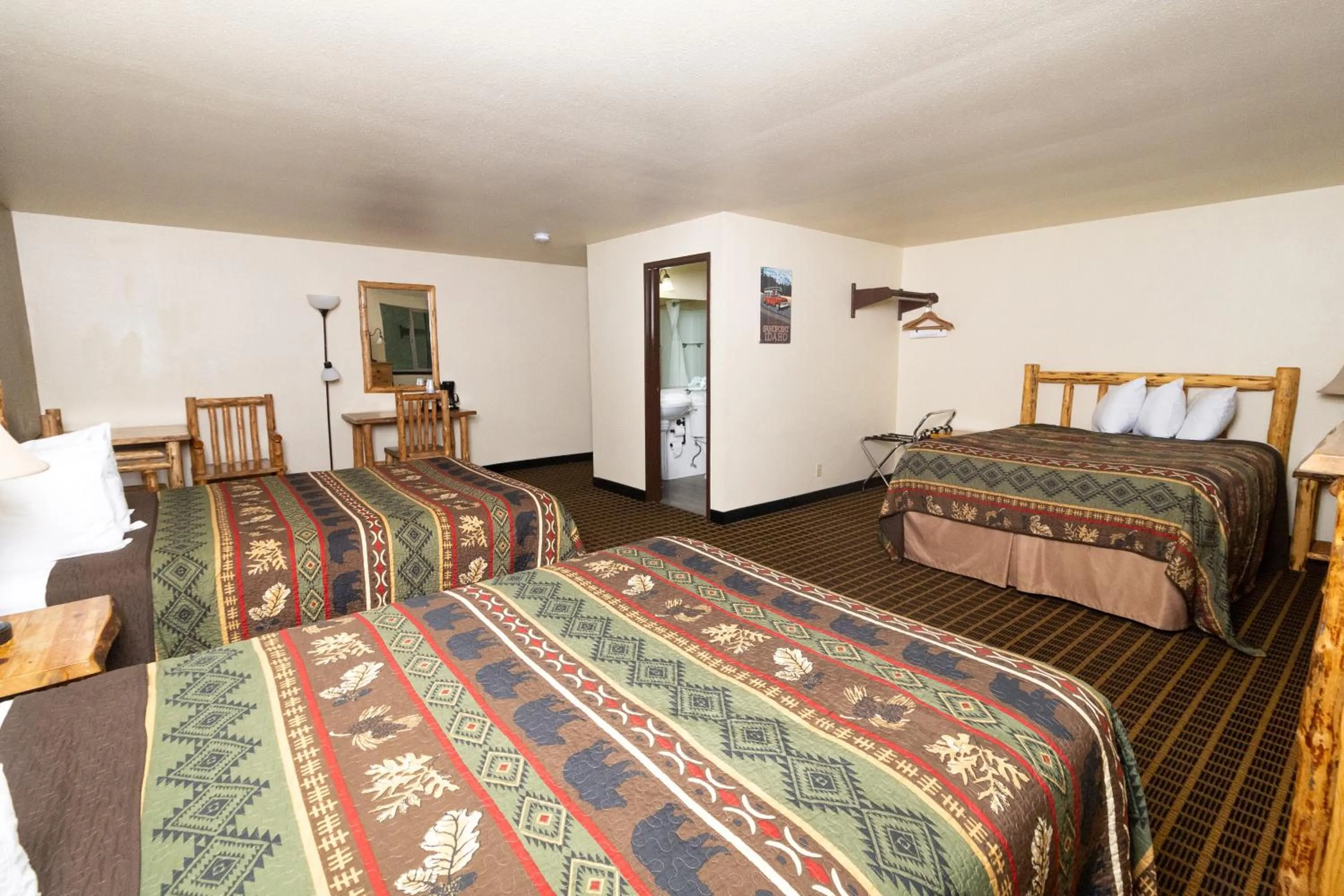 Photo of the whole room, Bed in FairBridge Inn and Suites Sandpoint