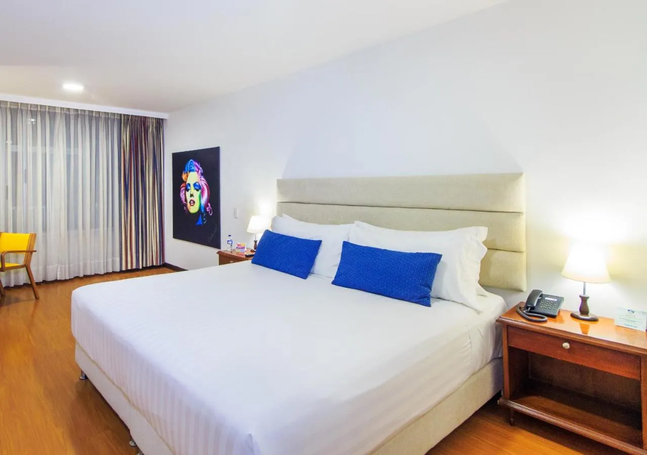 Staff, Bed in Pop Art Hotel Las Colinas Manizales