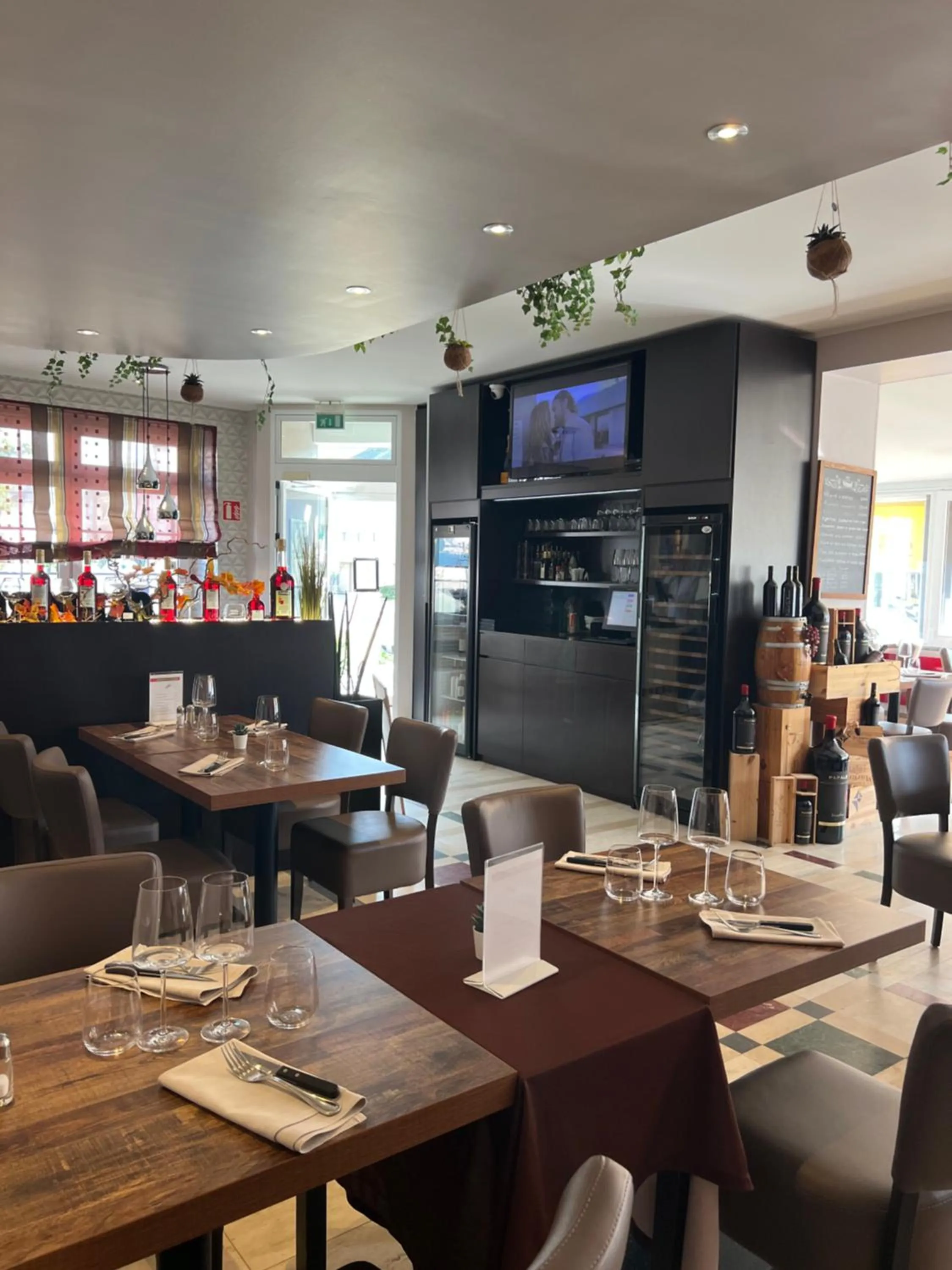 Restaurant/places to eat in Auberge La Veranda