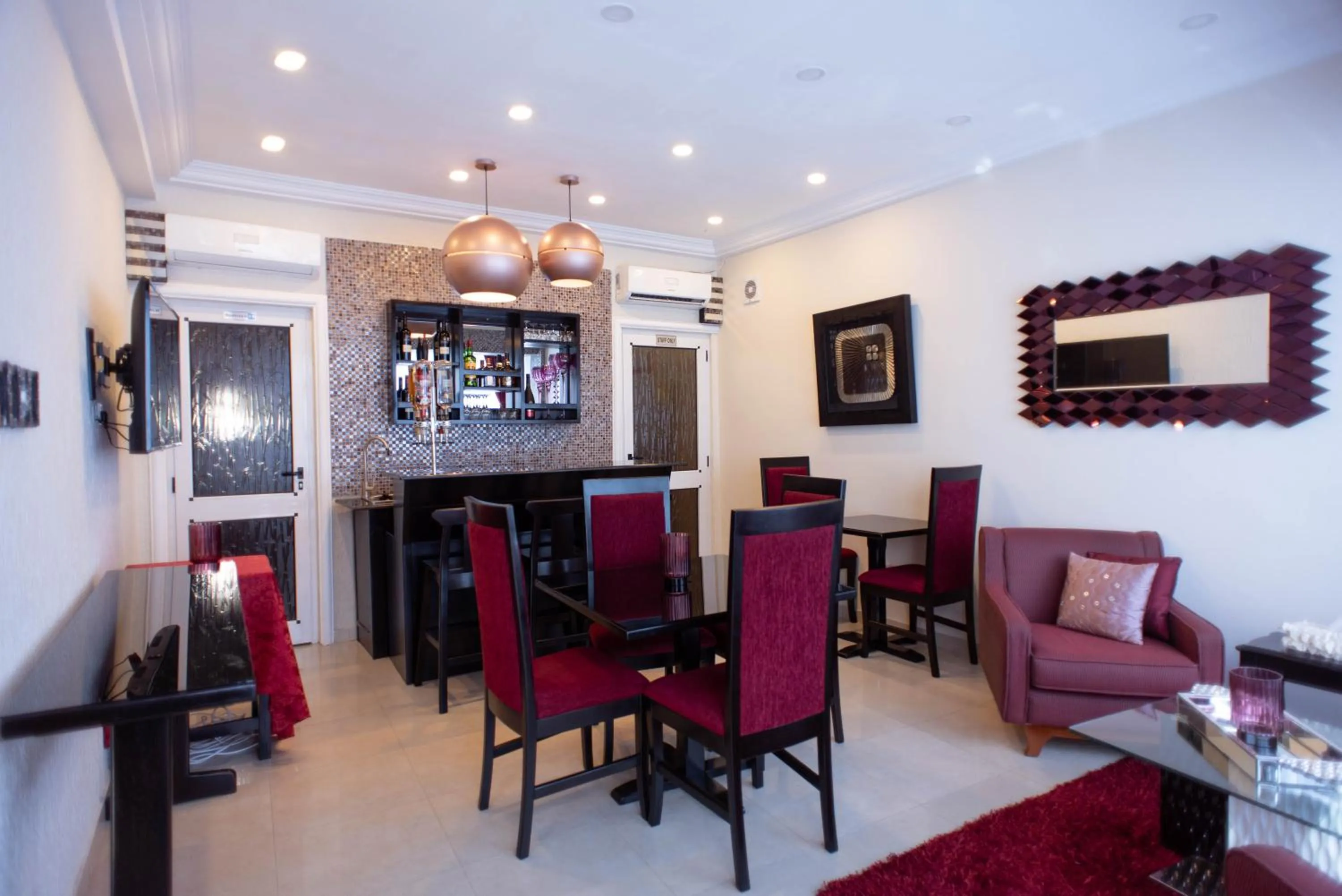 Lounge or bar in The Ritzz Exclusive Guest House