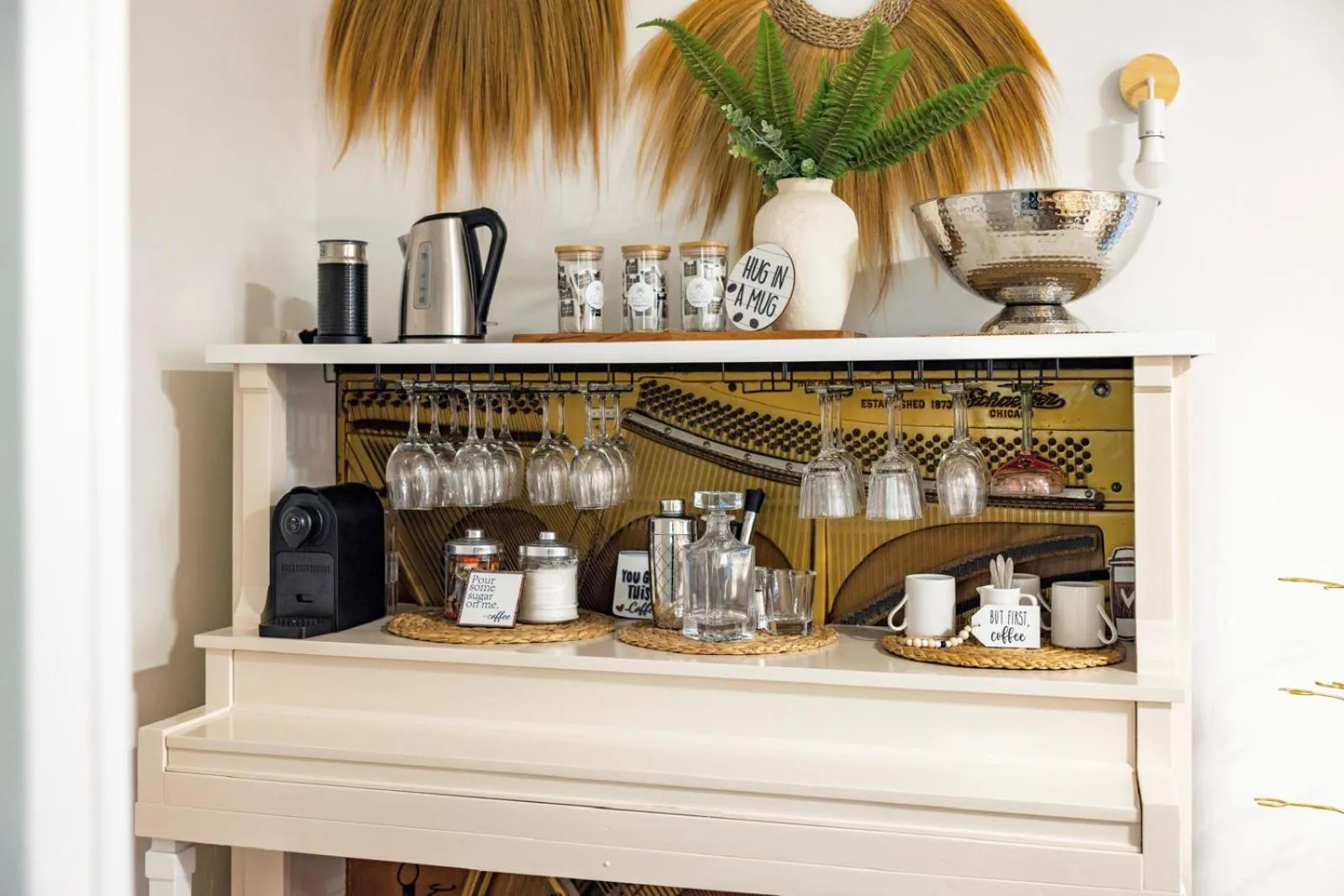 Communal lounge/ TV room in Barossa Palms Motel