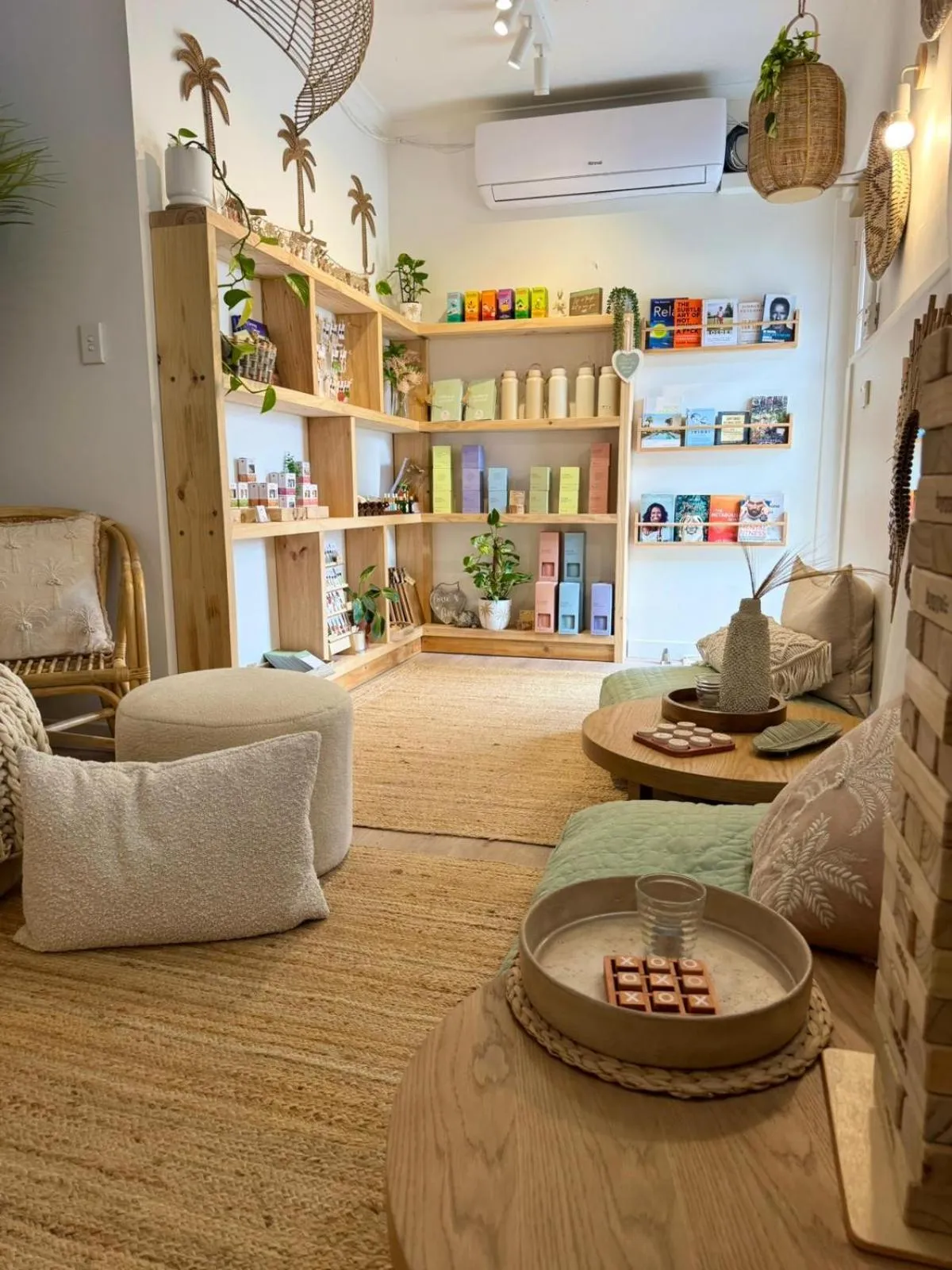 Communal lounge/ TV room in Barossa Palms Motel