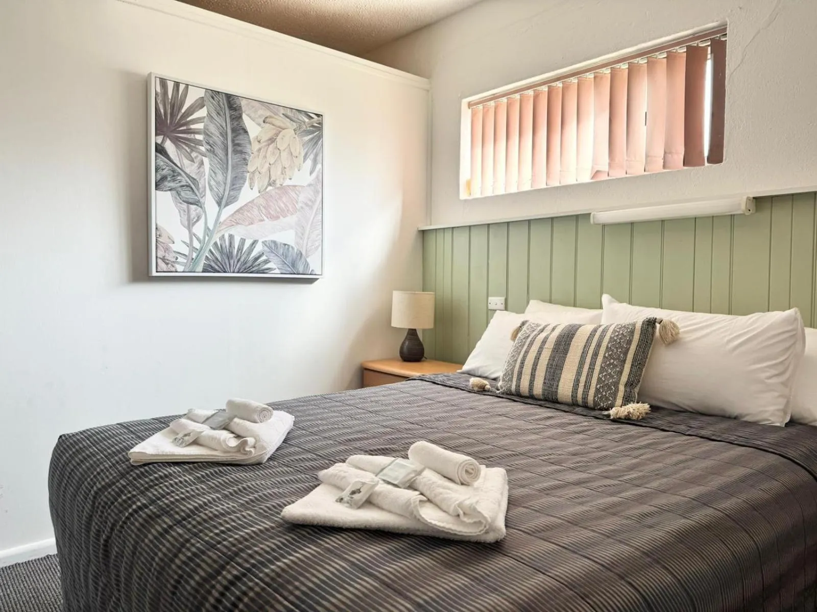 Bed in Barossa Palms Motel