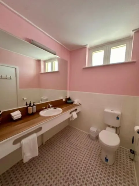 Bathroom in Lyndoch Hill