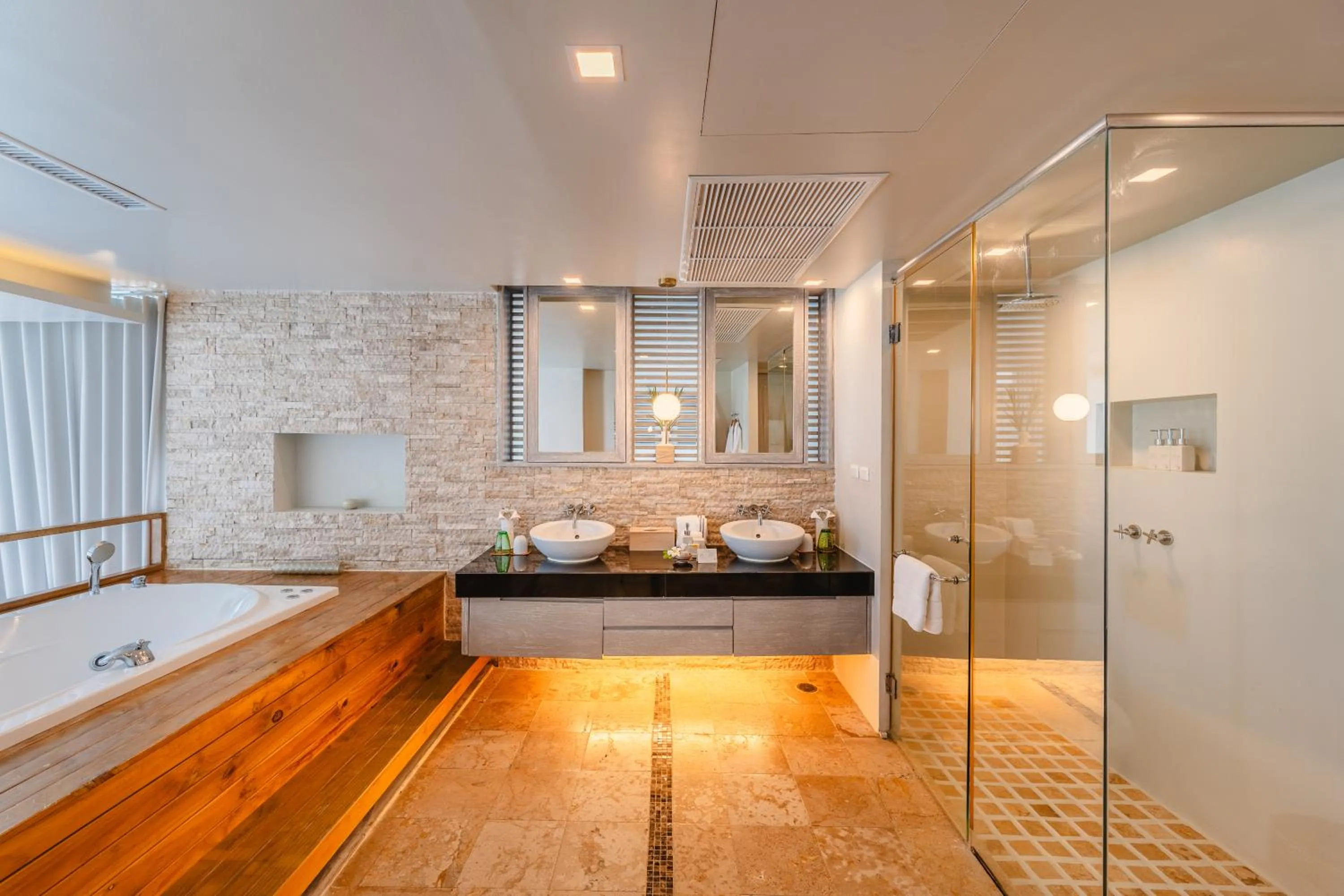 Shower in Aleenta Phuket - Phang Nga - The Leading Hotels of the World