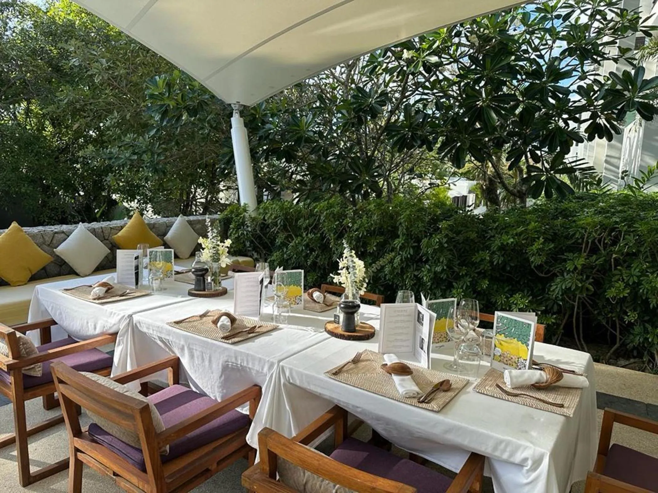 Restaurant/places to eat in Aleenta Phuket - Phang Nga - The Leading Hotels of the World