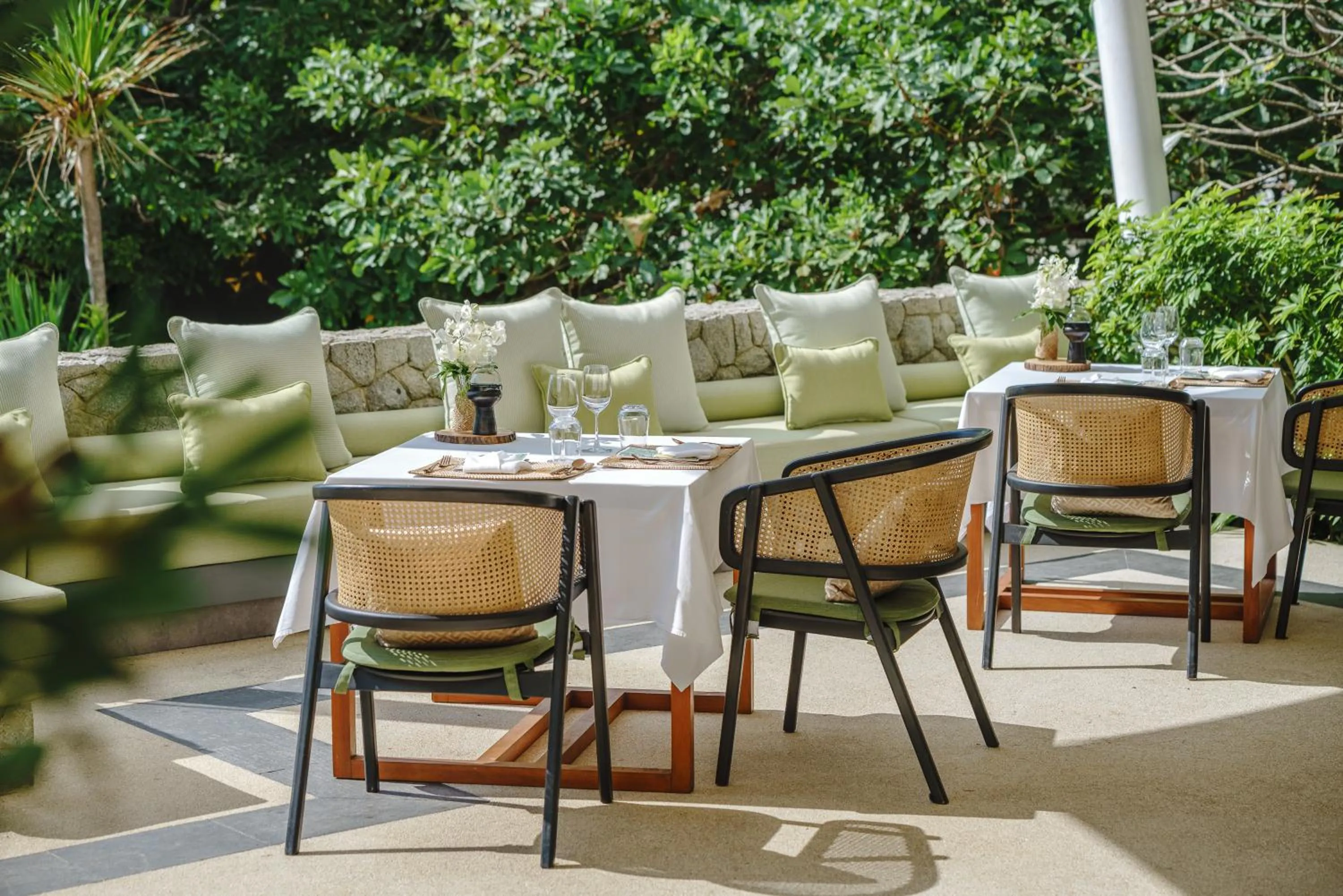 Restaurant/places to eat in Aleenta Phuket - Phang Nga - The Leading Hotels of the World