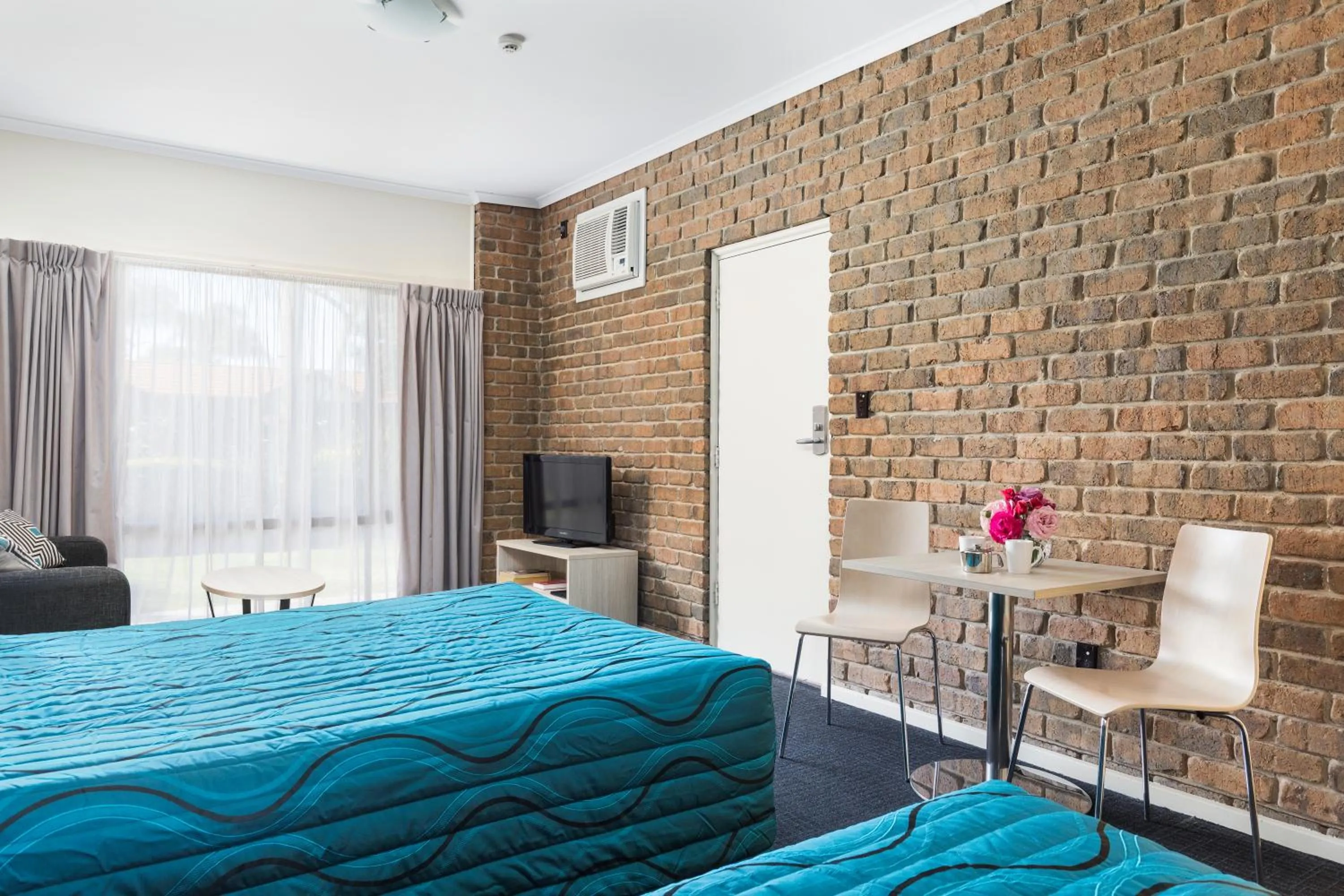 Photo of the whole room, Bed in Marion Motel and Apartments