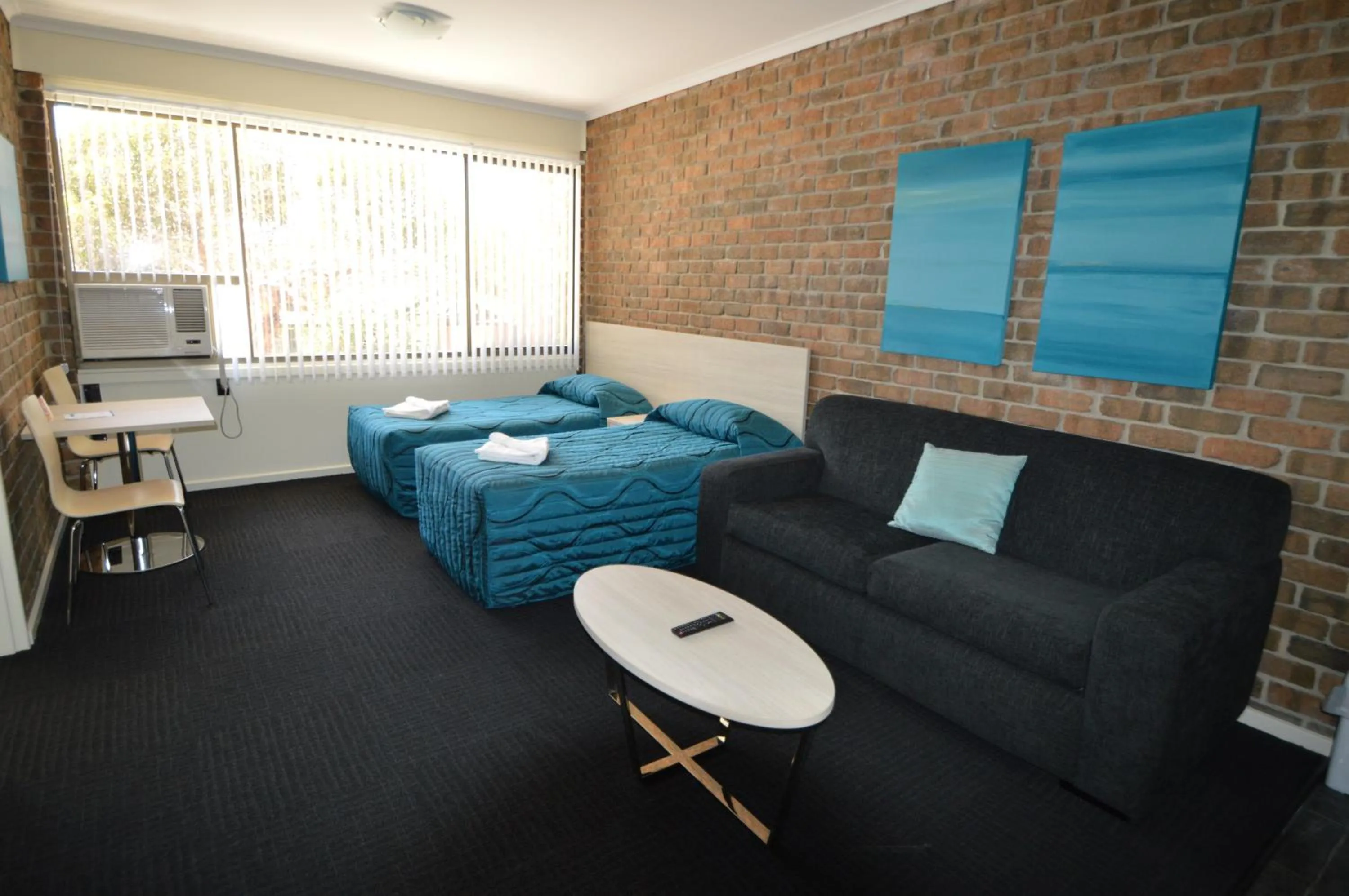 Photo of the whole room, Bed in Marion Motel and Apartments