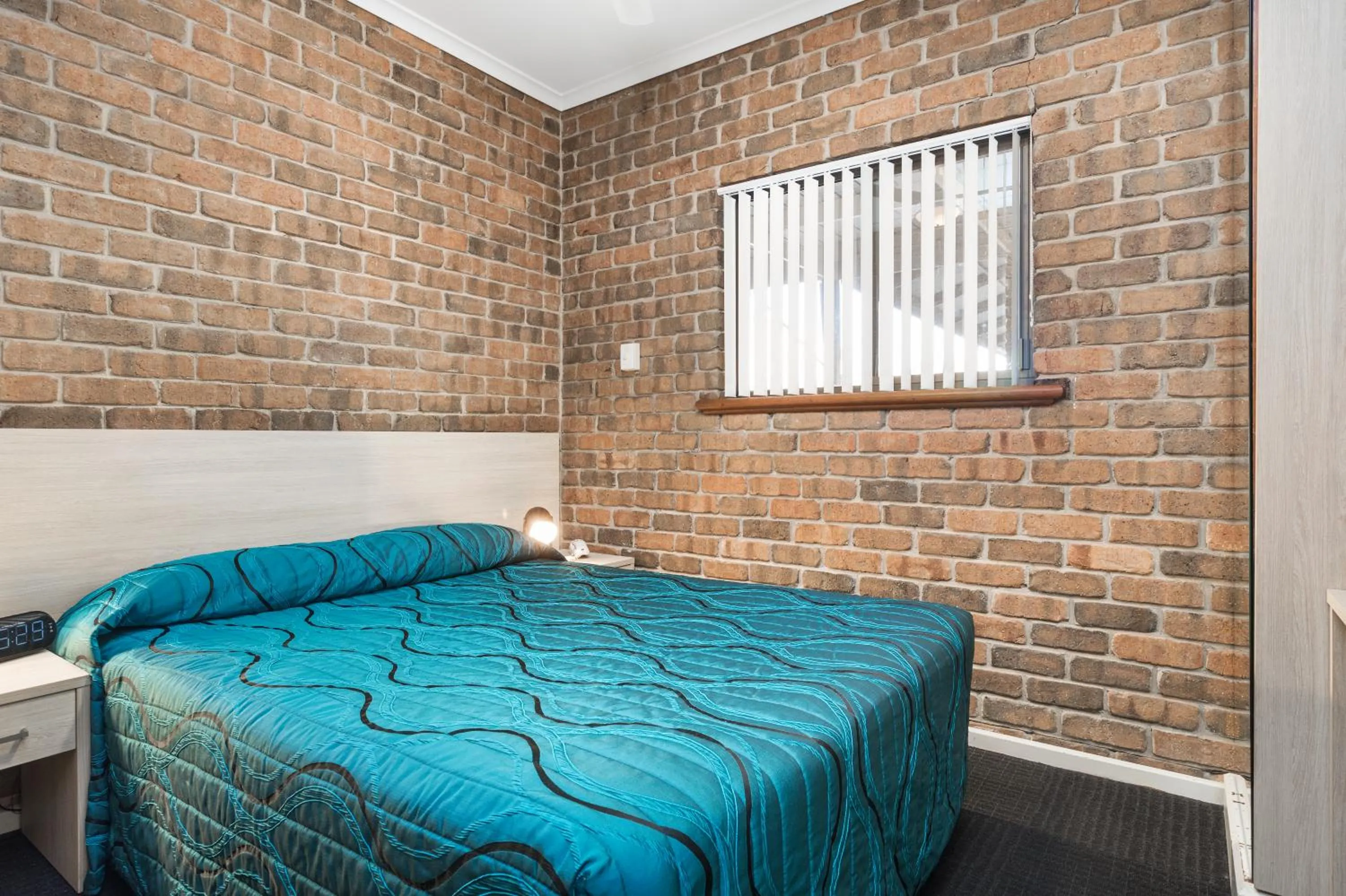 Bed in Marion Motel and Apartments