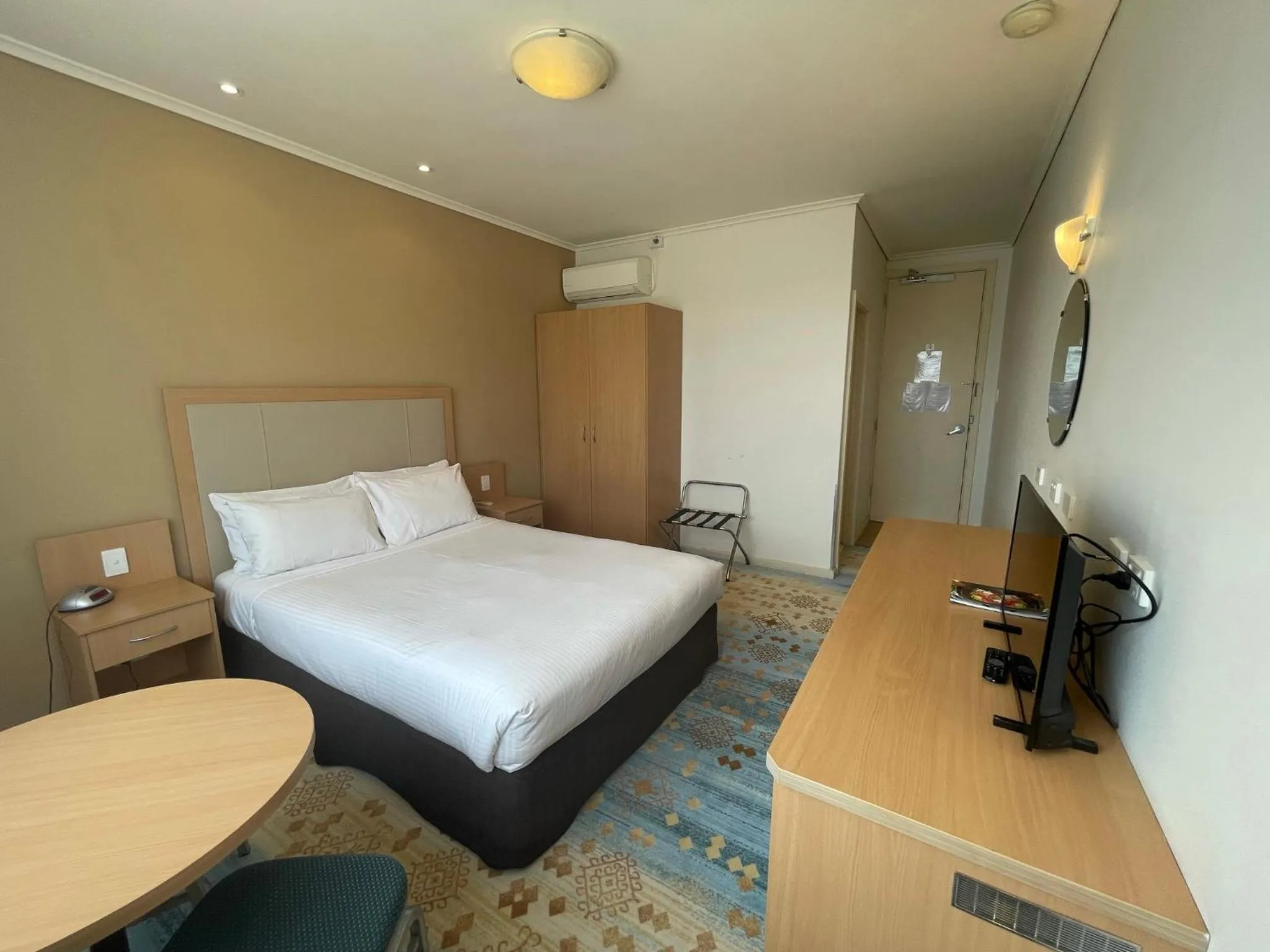 Bed in Haven Marina Motel