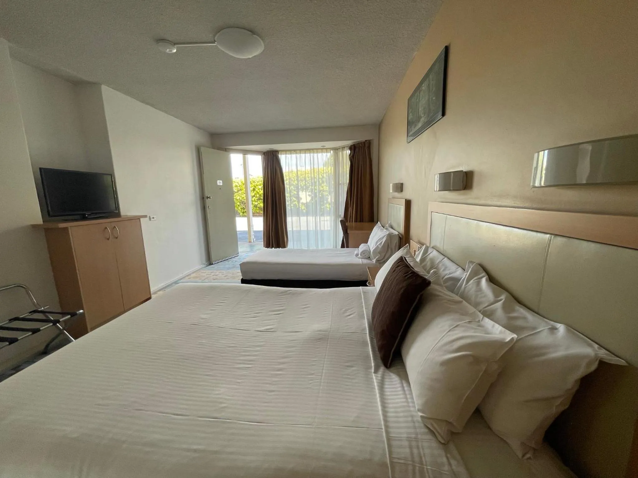 Bed in Haven Marina Motel