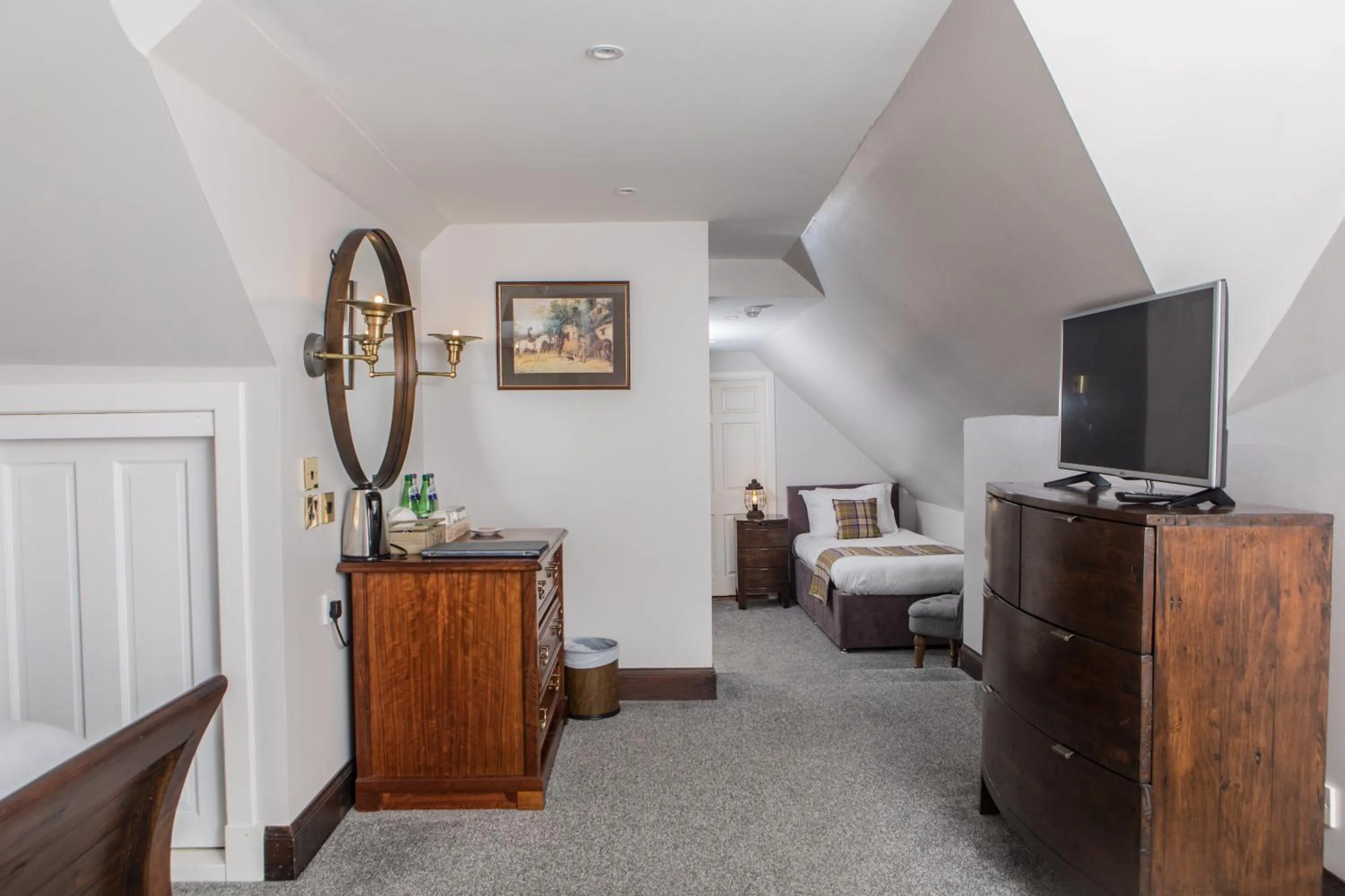 Shower in Greshornish House Hotel