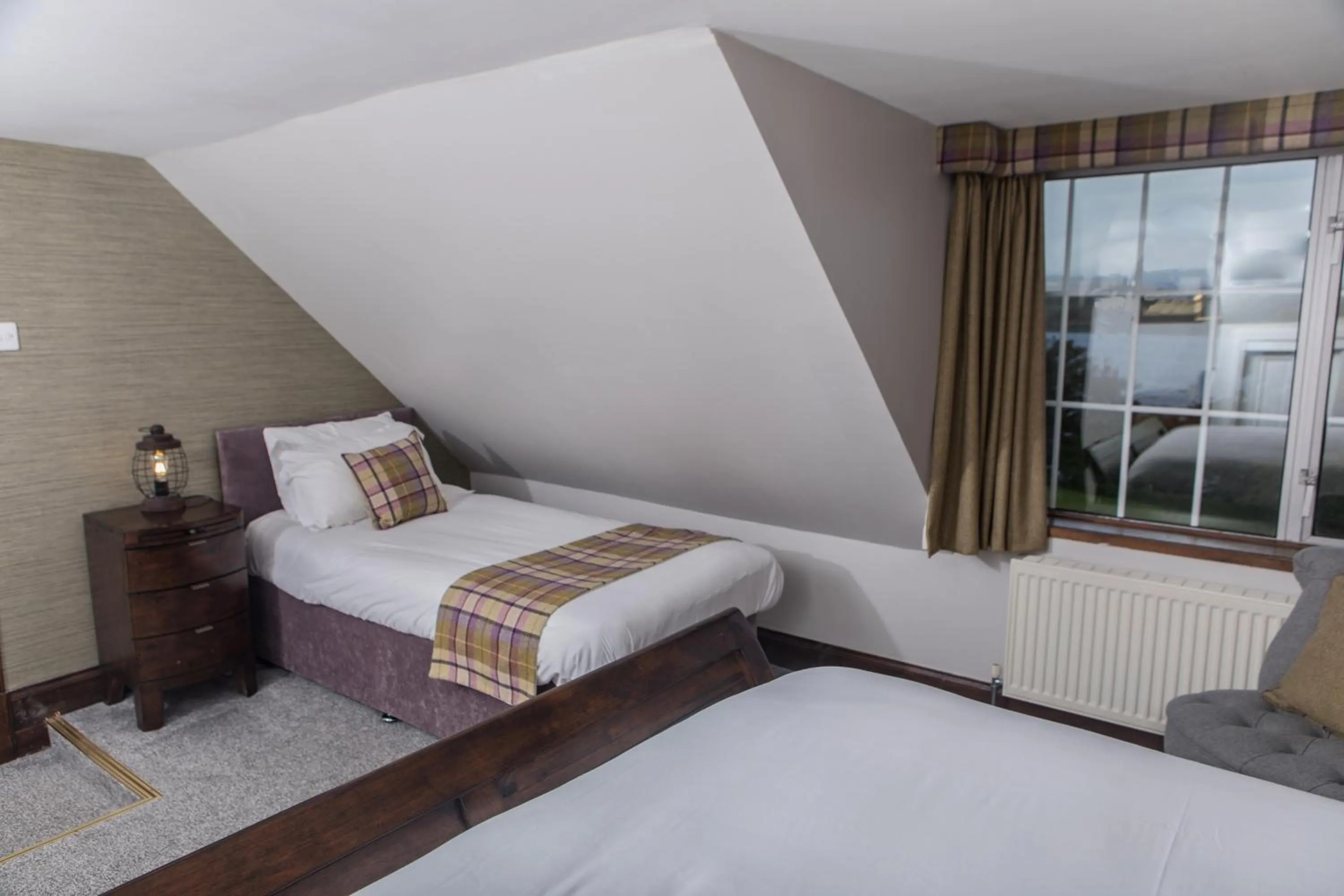 Shower in Greshornish House Hotel