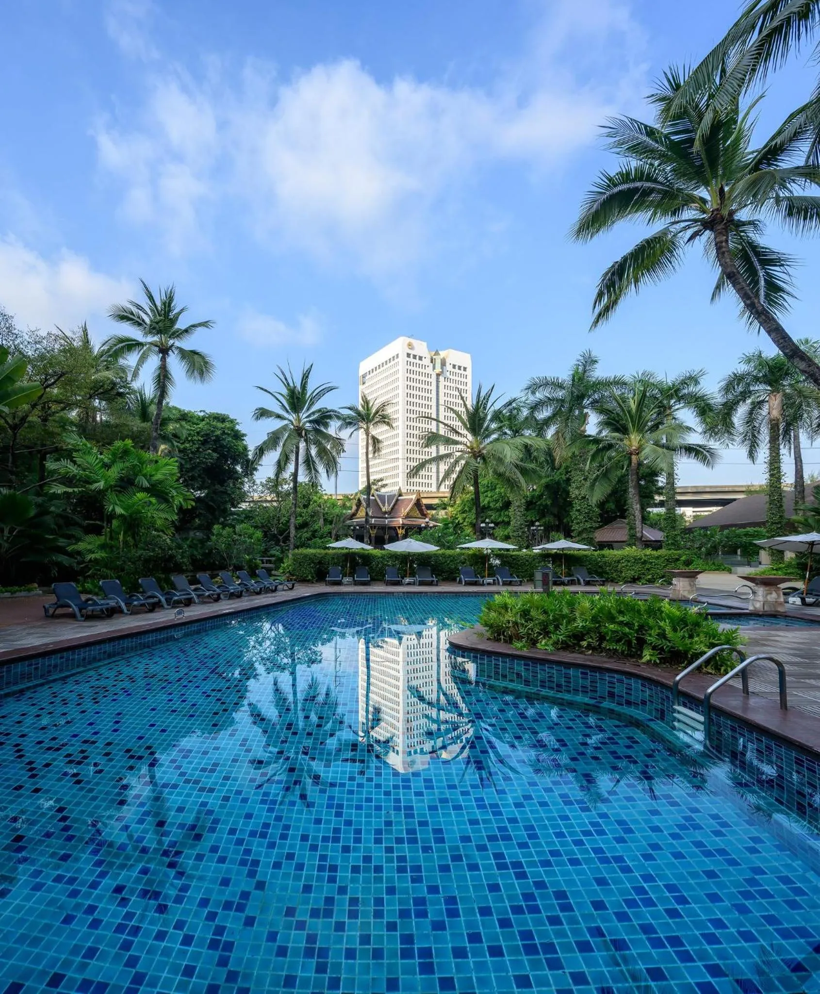 Swimming pool in Centara Grand at Central Plaza Ladprao Bangkok