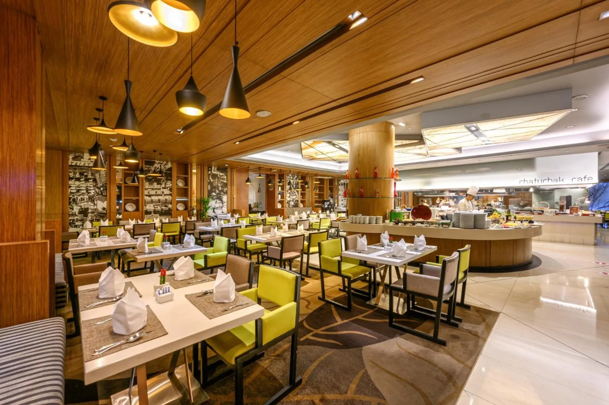 Restaurant/places to eat in Centara Grand at Central Plaza Ladprao Bangkok