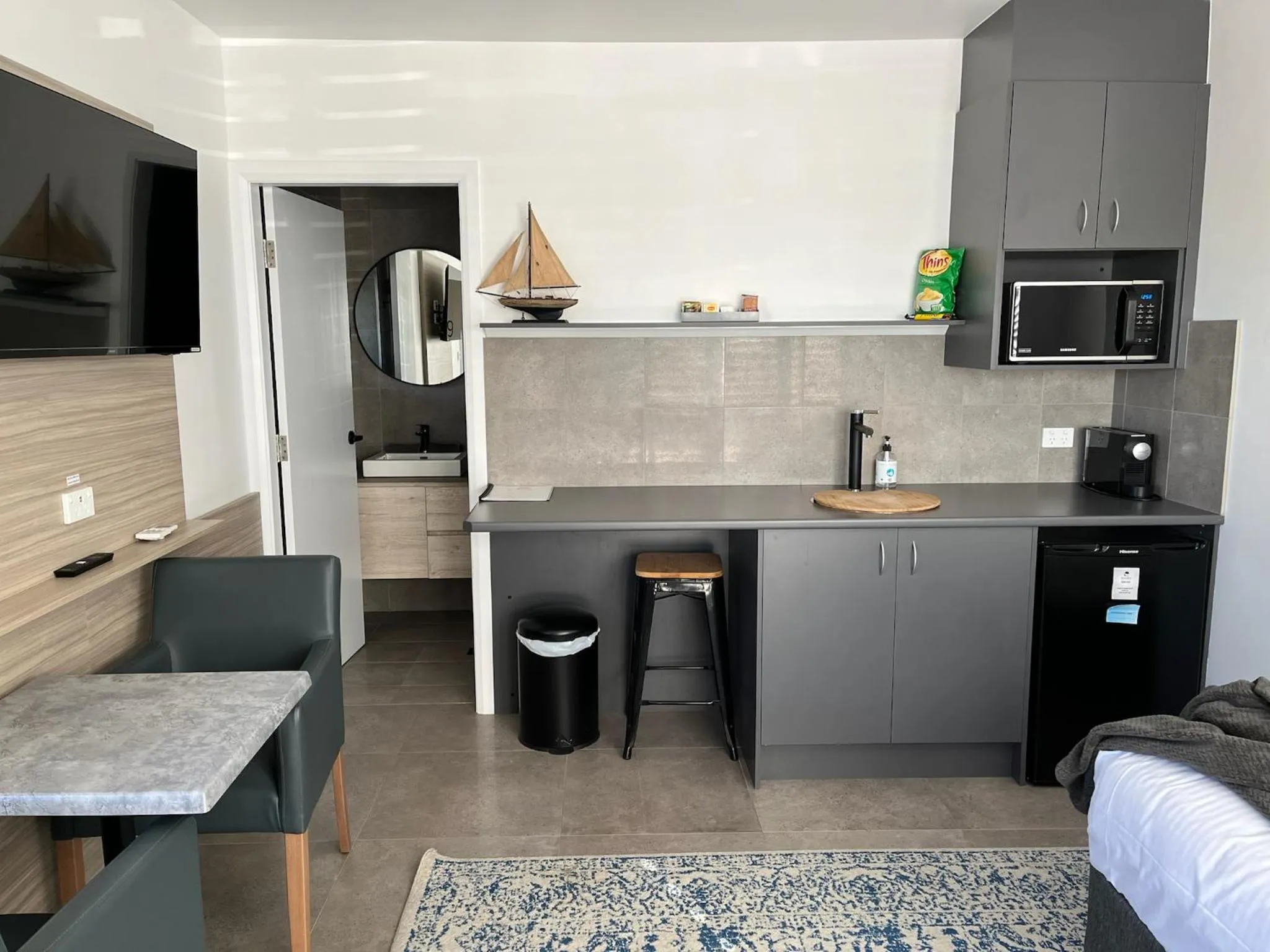 Kitchen or kitchenette in Jervis Bay Motel