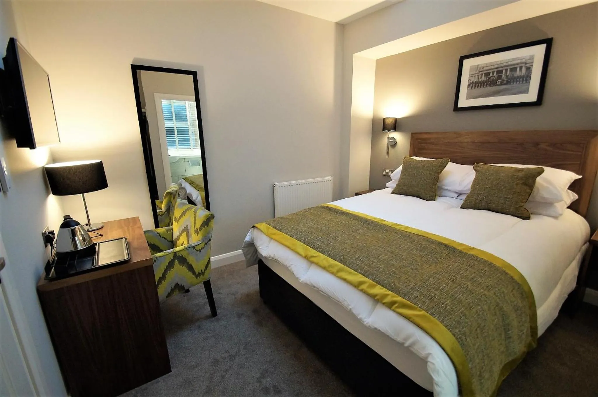 Bed in New Park Hotel