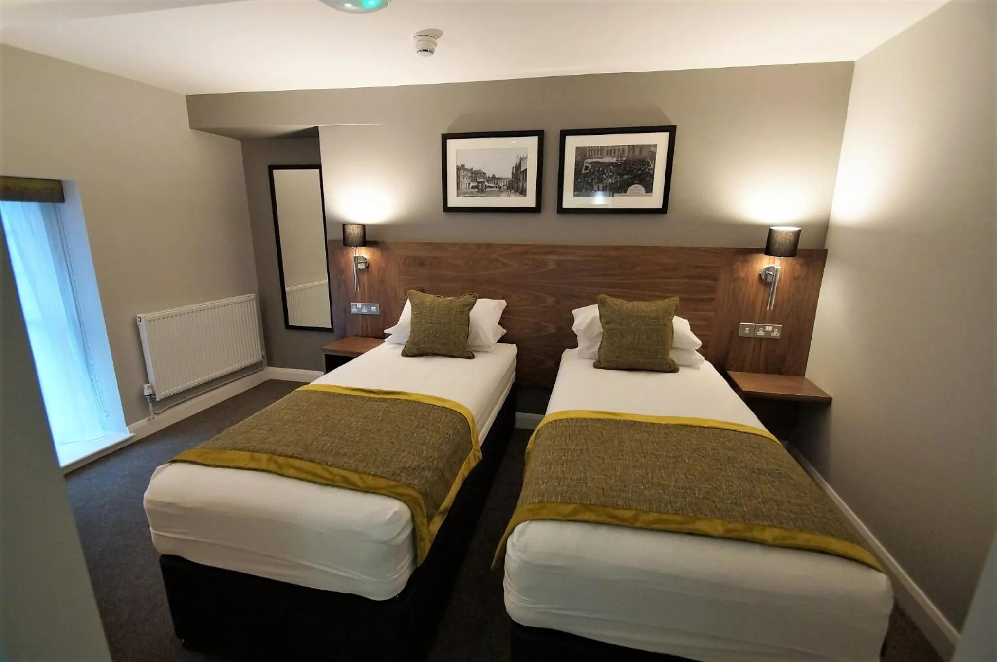 Bed in New Park Hotel