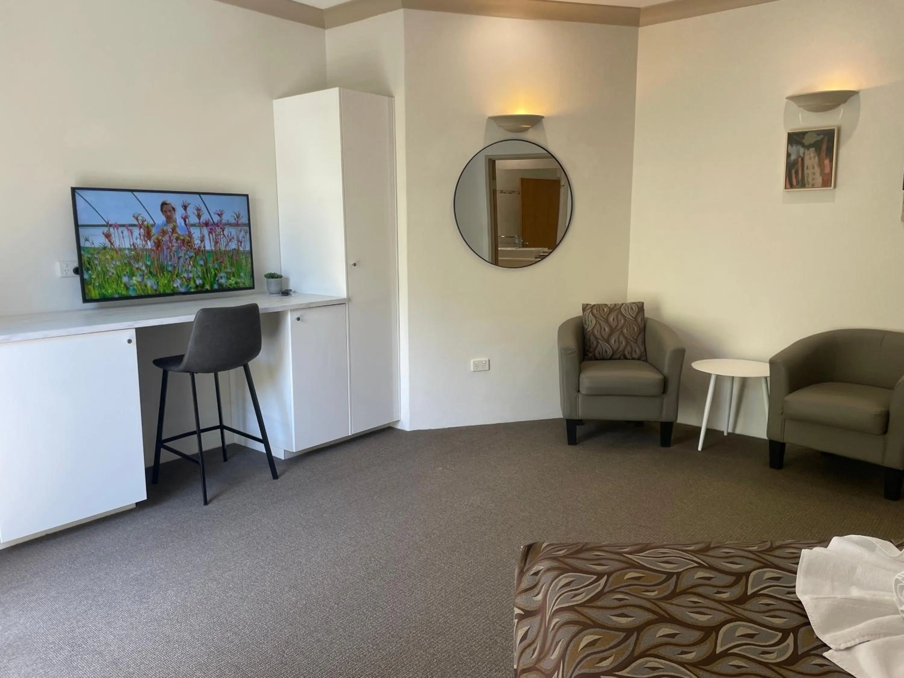 Seating area in Oasis Inn Ulladulla - Welcoming Guests 18 Years and Older