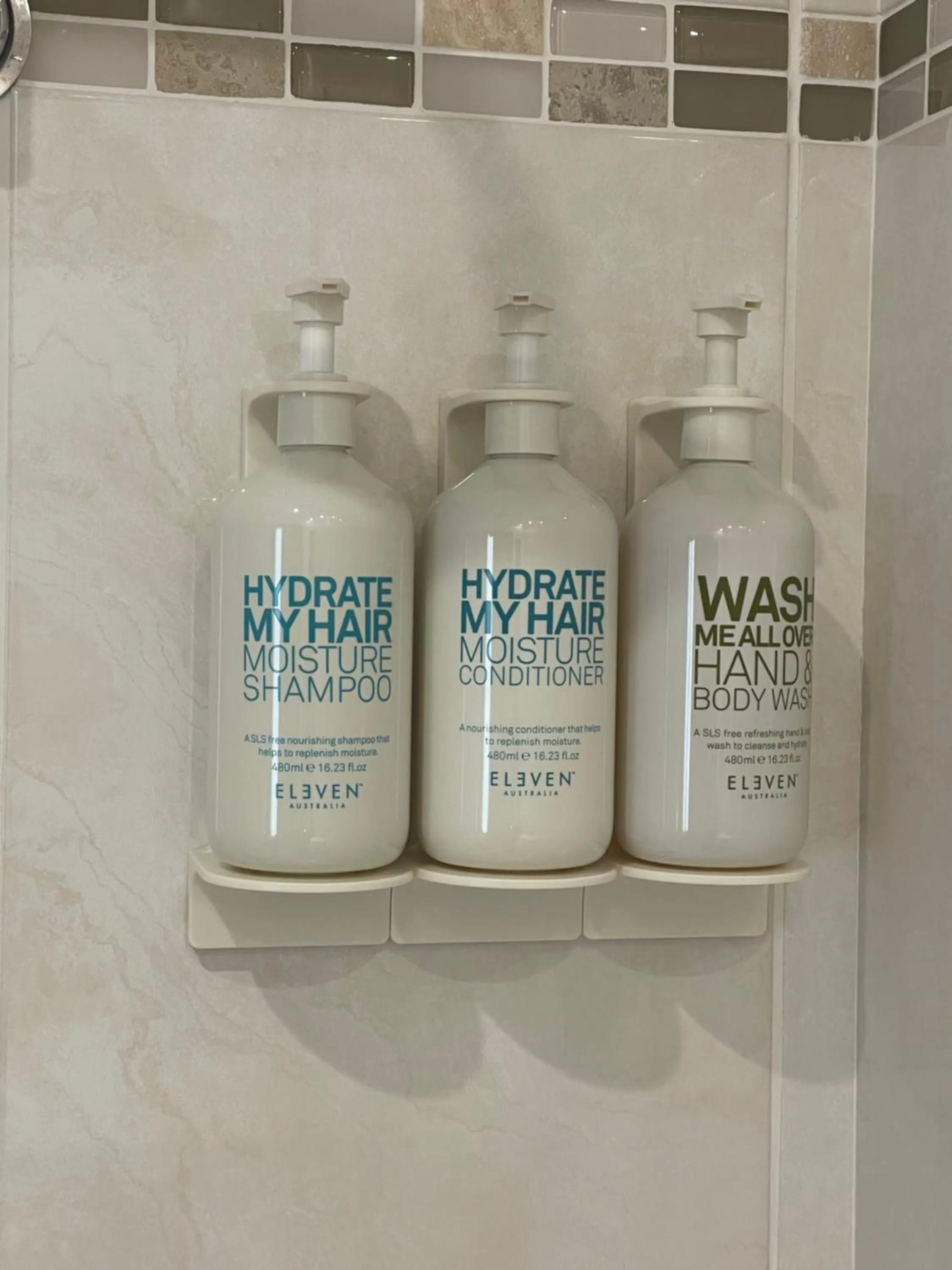 Bathroom in Oasis Inn Ulladulla - Welcoming Guests 18 Years and Older