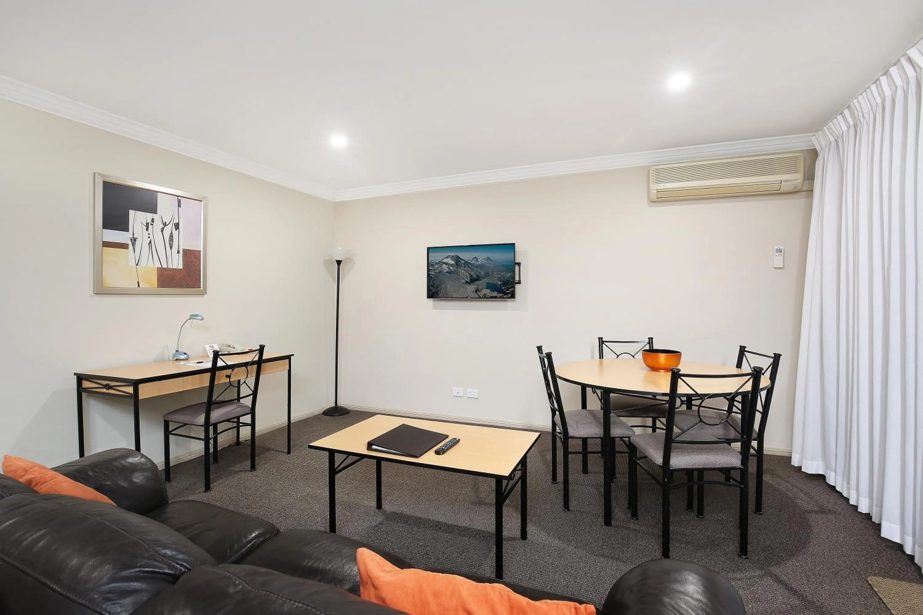 TV and multimedia in Wollongong Serviced Apartments