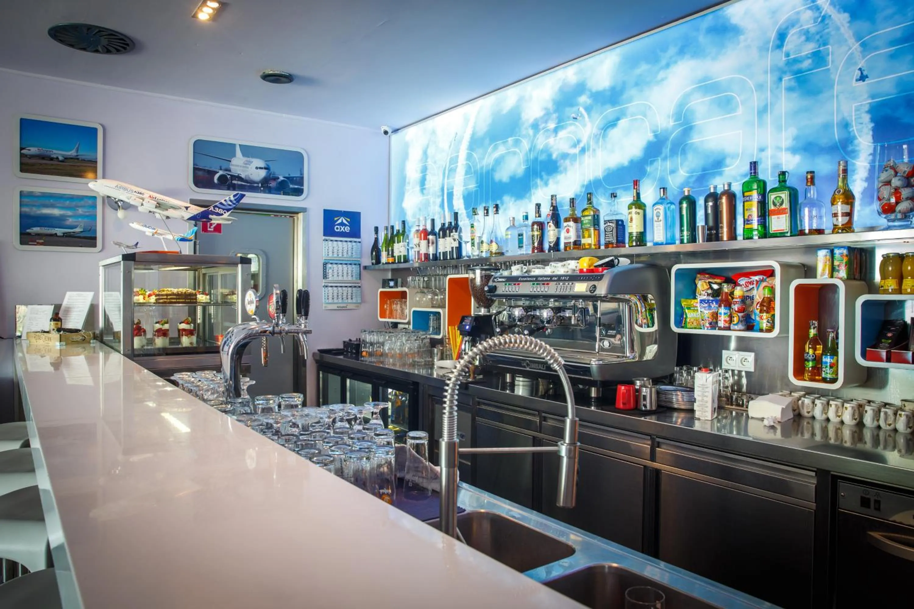 Restaurant/places to eat in AeroCafe