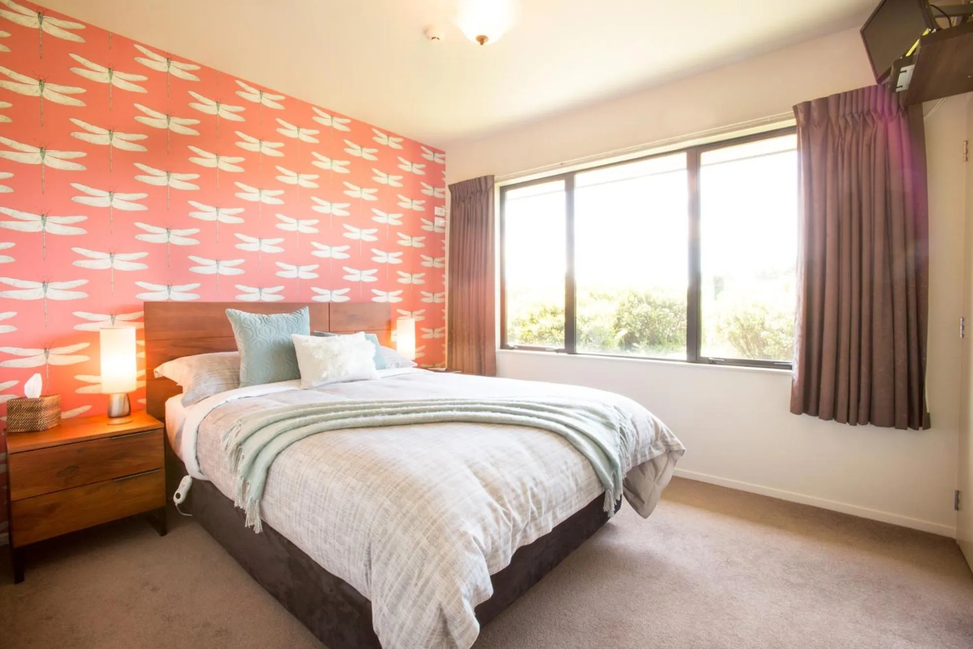 Queen Room in Manuka Lodge B&B