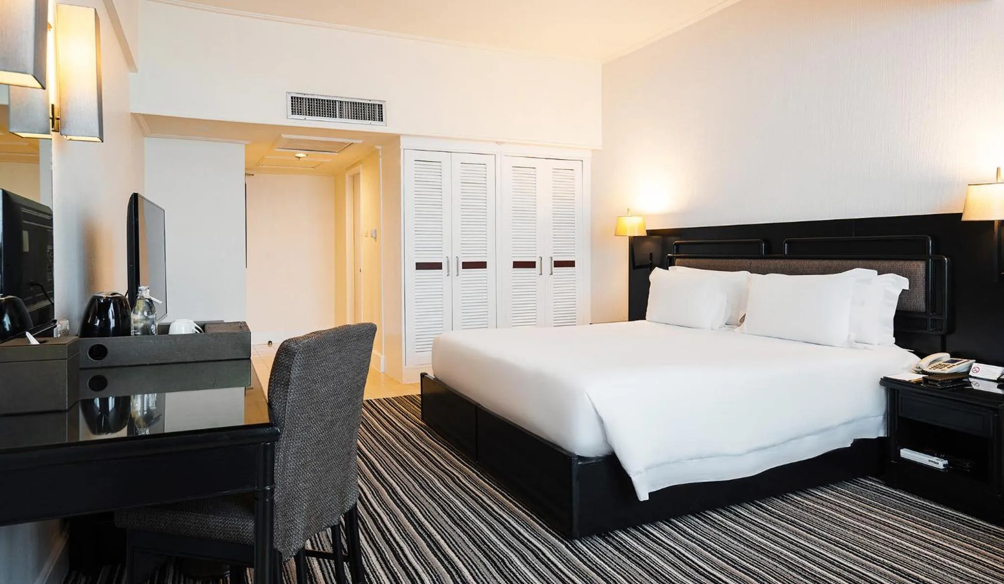 Bedroom, Bed in Centara Hotel Hat Yai