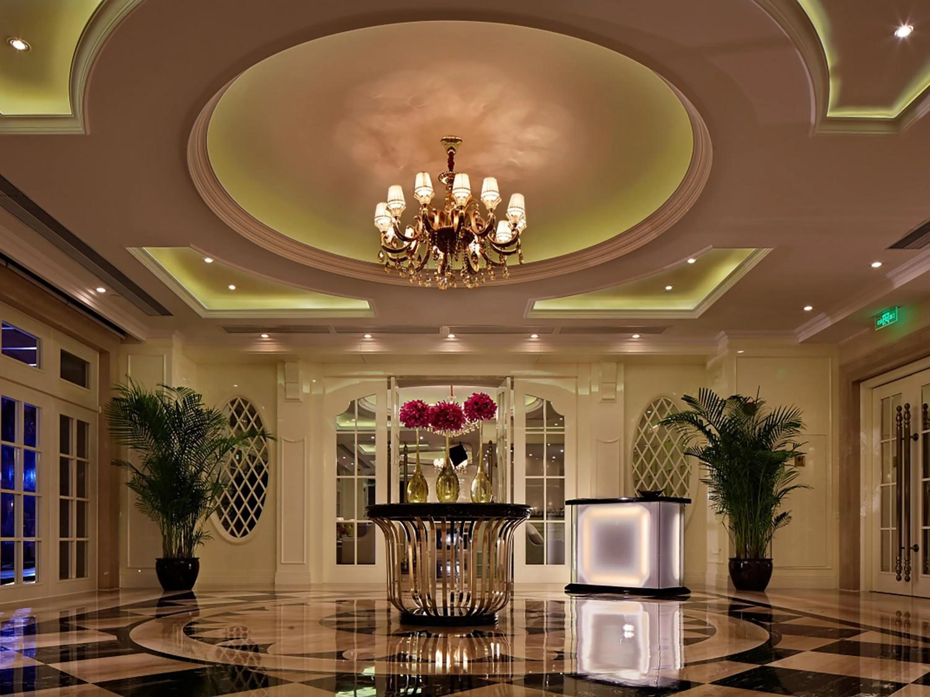 Lounge or bar in Sofitel Guangzhou Sunrich