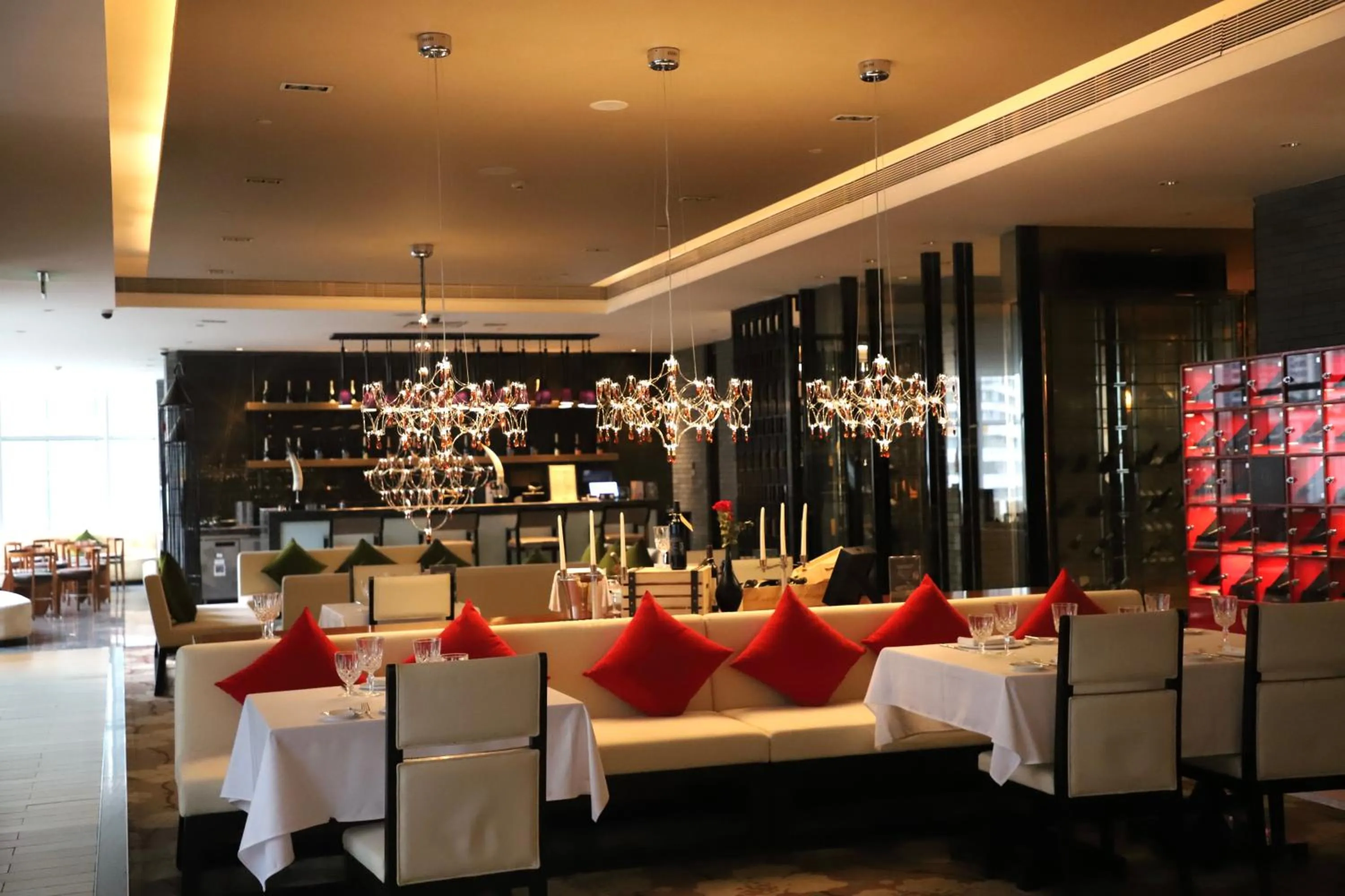 Restaurant/places to eat in Sofitel Guangzhou Sunrich