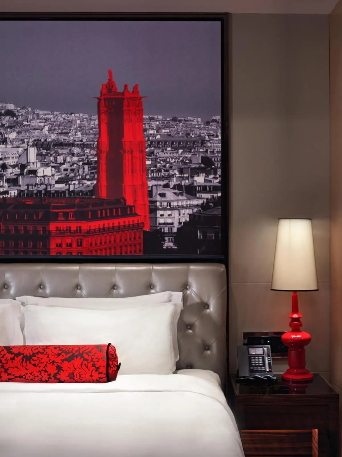 Bed in Sofitel Guangzhou Sunrich