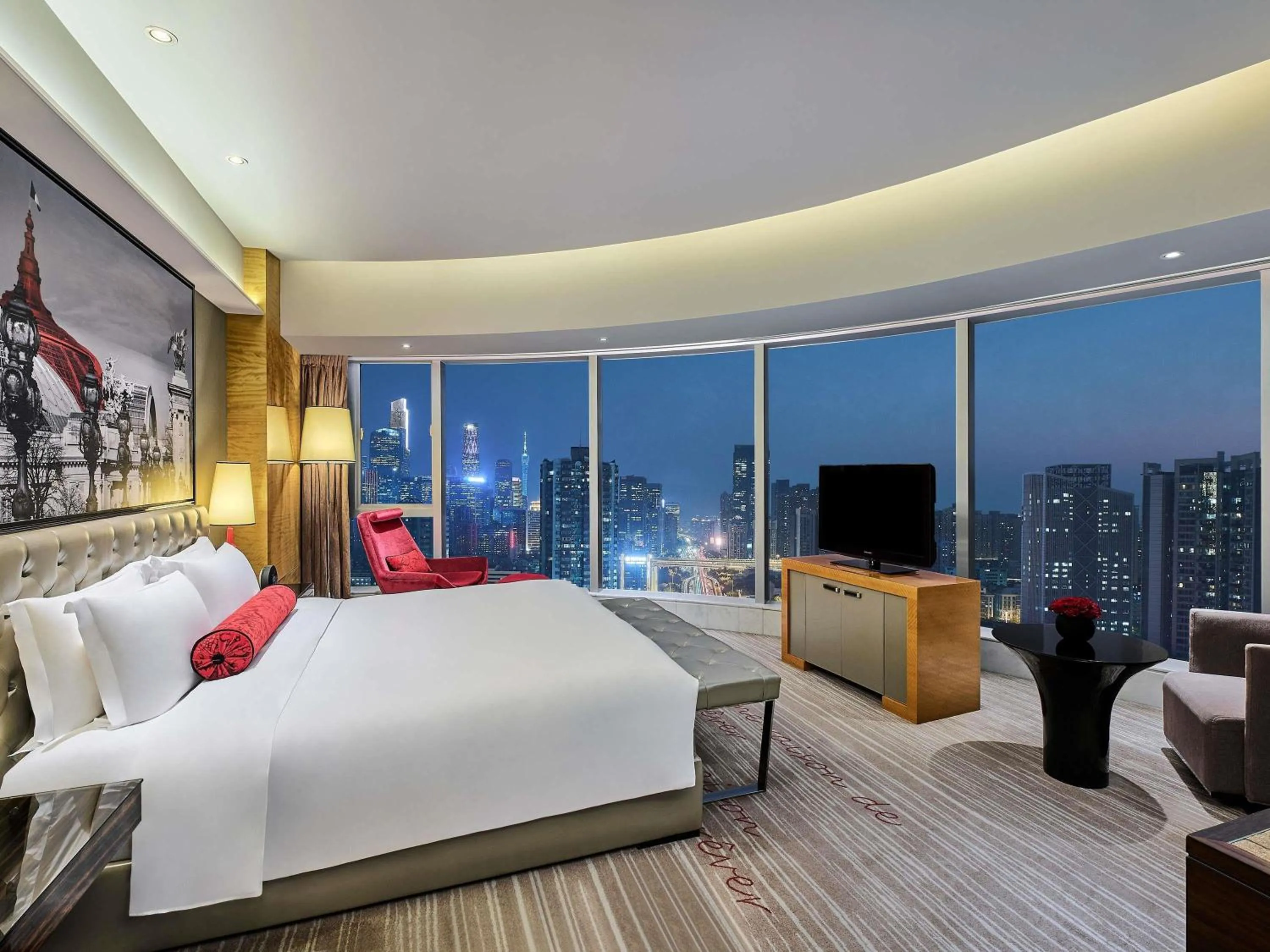 Bedroom, Bed in Sofitel Guangzhou Sunrich