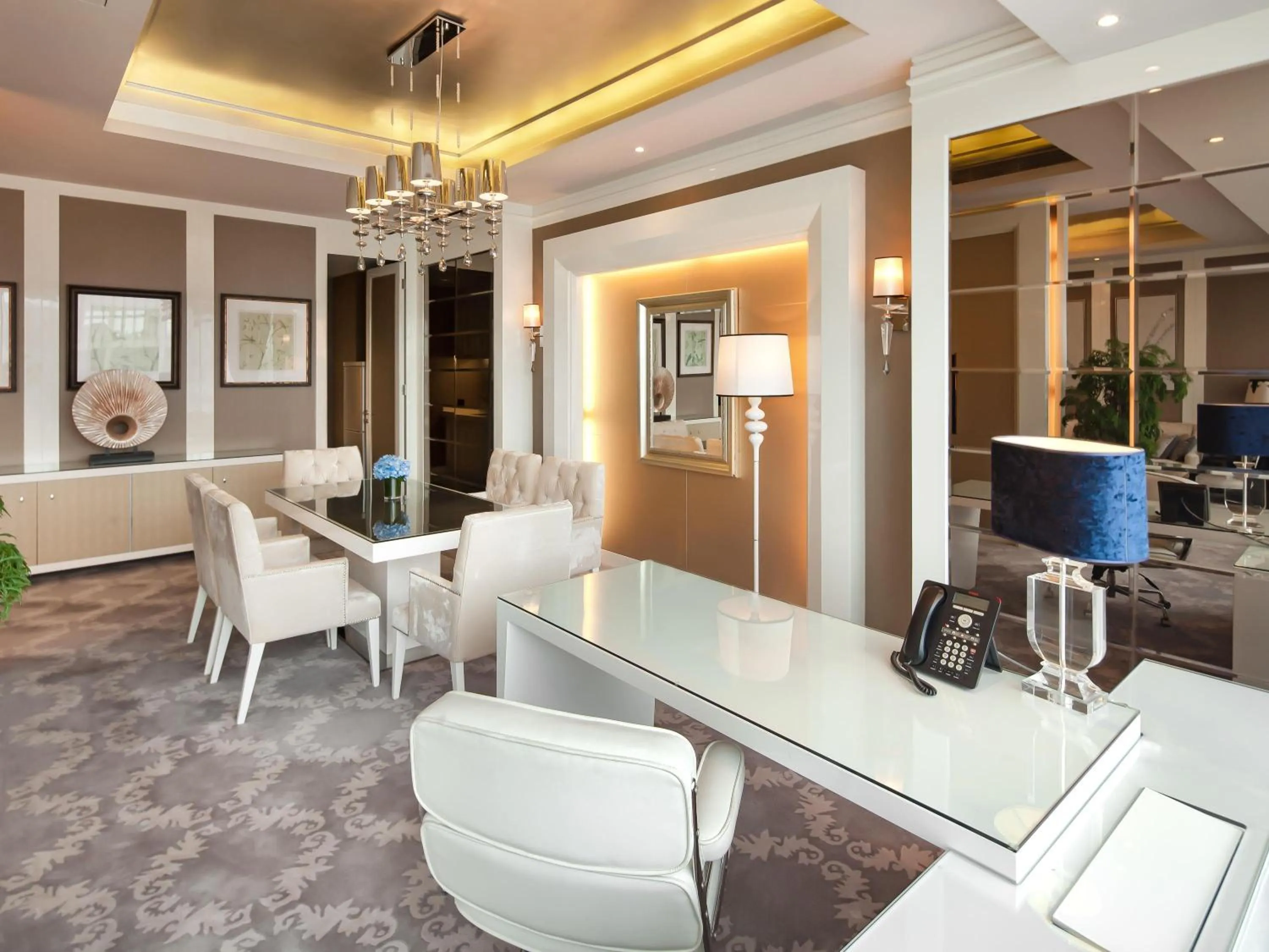 Bedroom in Sofitel Guangzhou Sunrich