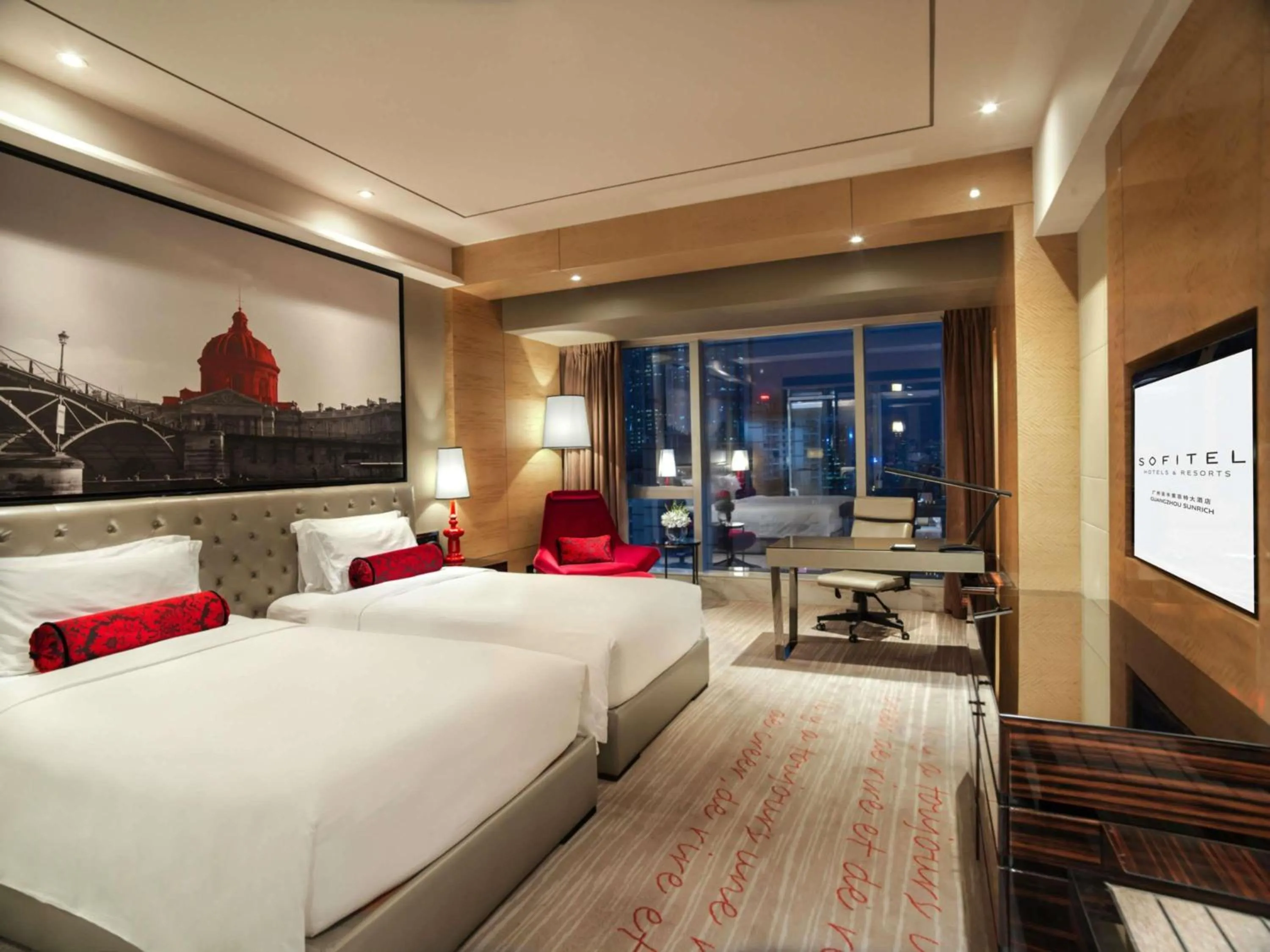 Bedroom, Bed in Sofitel Guangzhou Sunrich