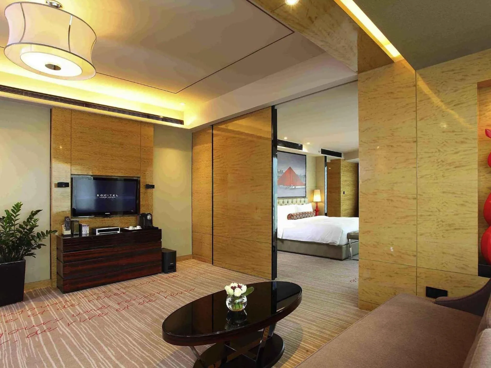 Photo of the whole room, Bed in Sofitel Guangzhou Sunrich