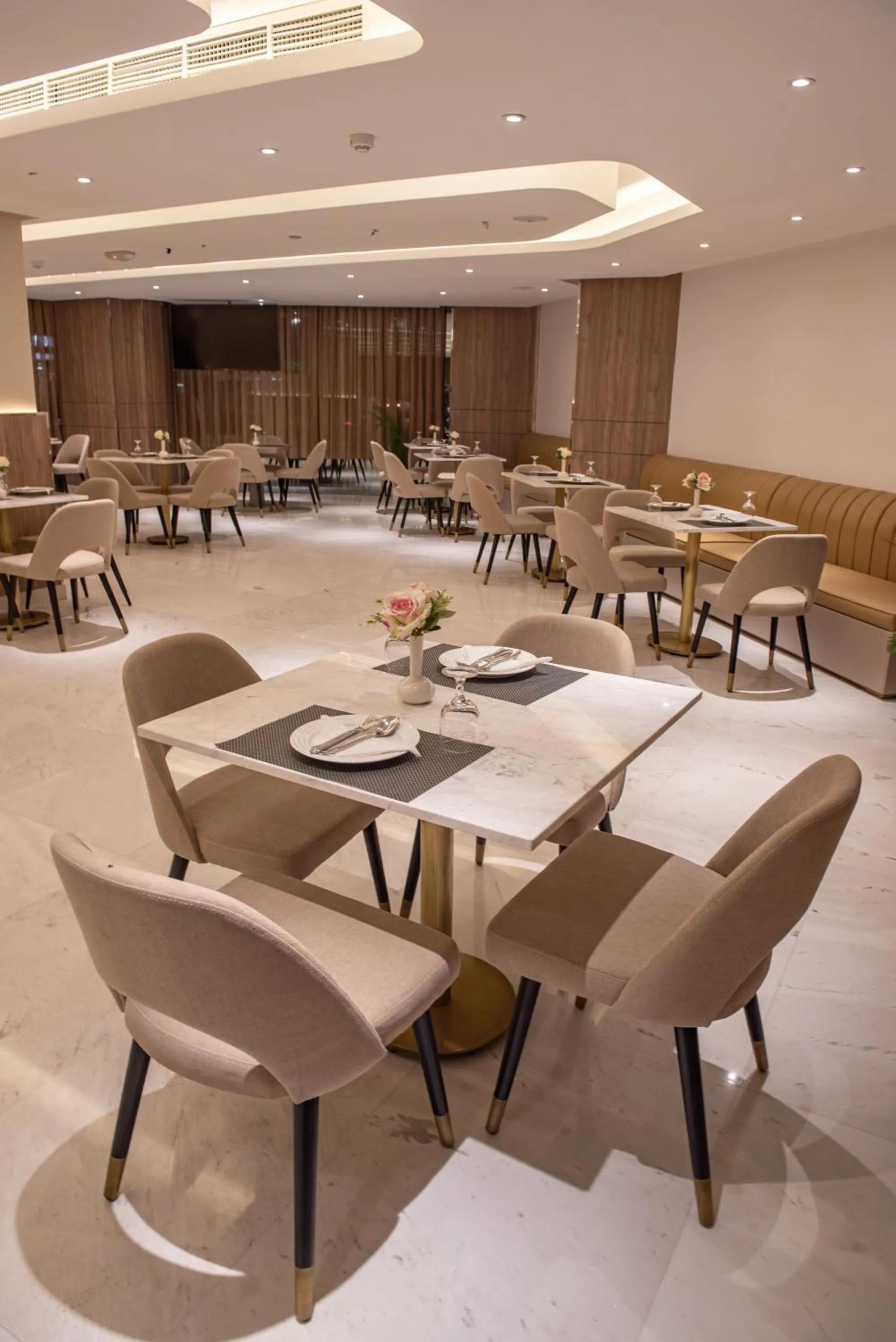 Restaurant/places to eat in Corp Executive Hotel Doha Suites