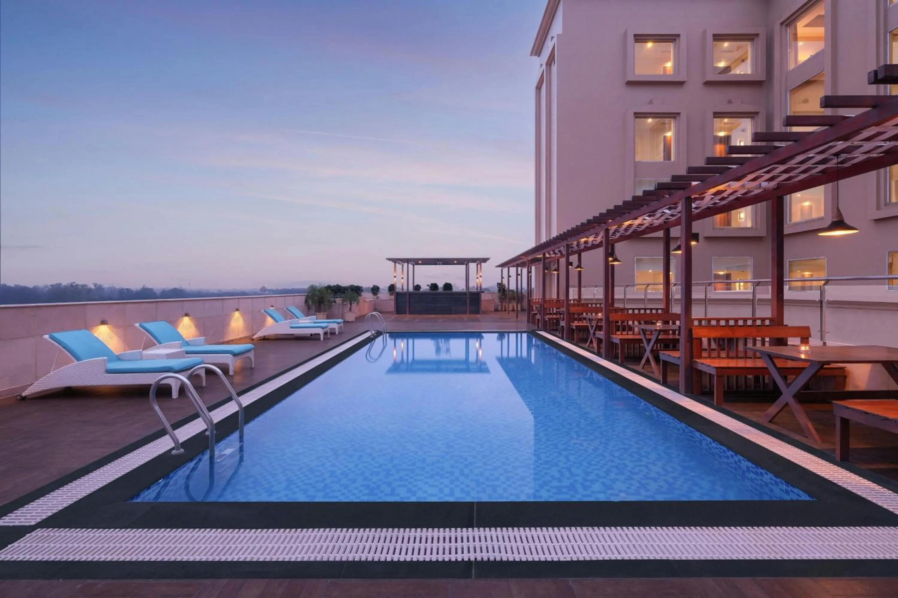 Swimming pool in Fairfield by Marriott Amritsar