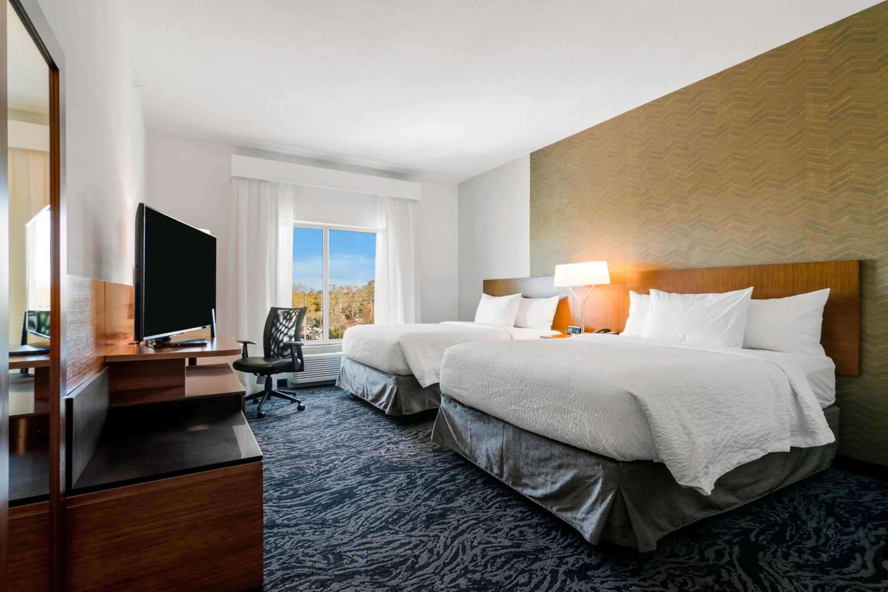 Photo of the whole room, Bed in Fairfield Inn & Suites by Marriott St Petersburg North