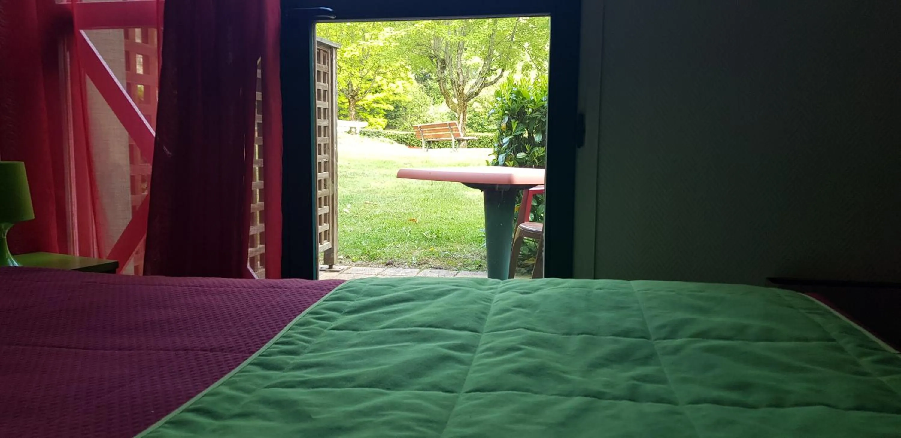 Patio, Bed in Le Pavillon